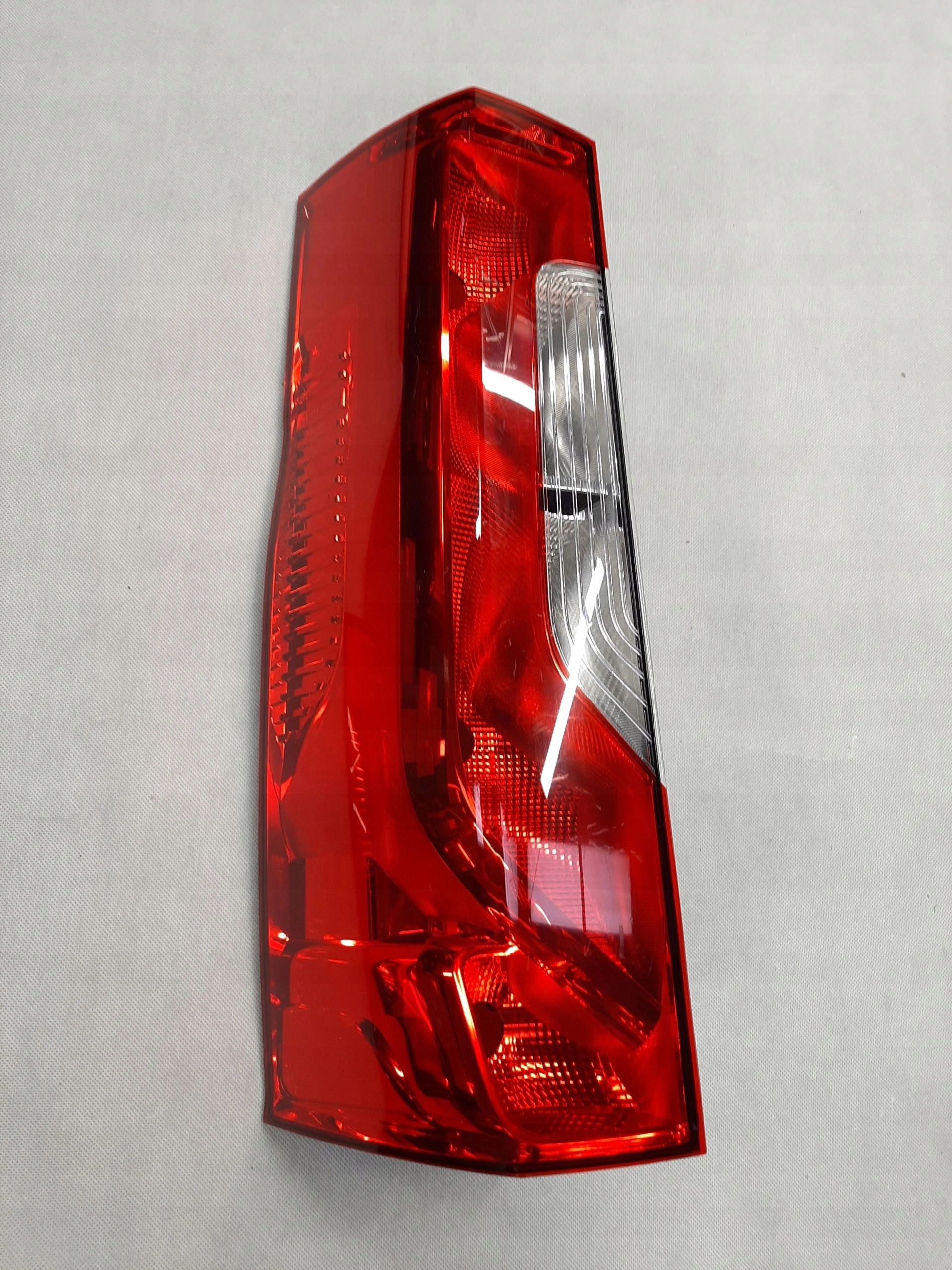 Mercedes Sprinter W910 Lampa Tył Tylna Lewa A9108200000