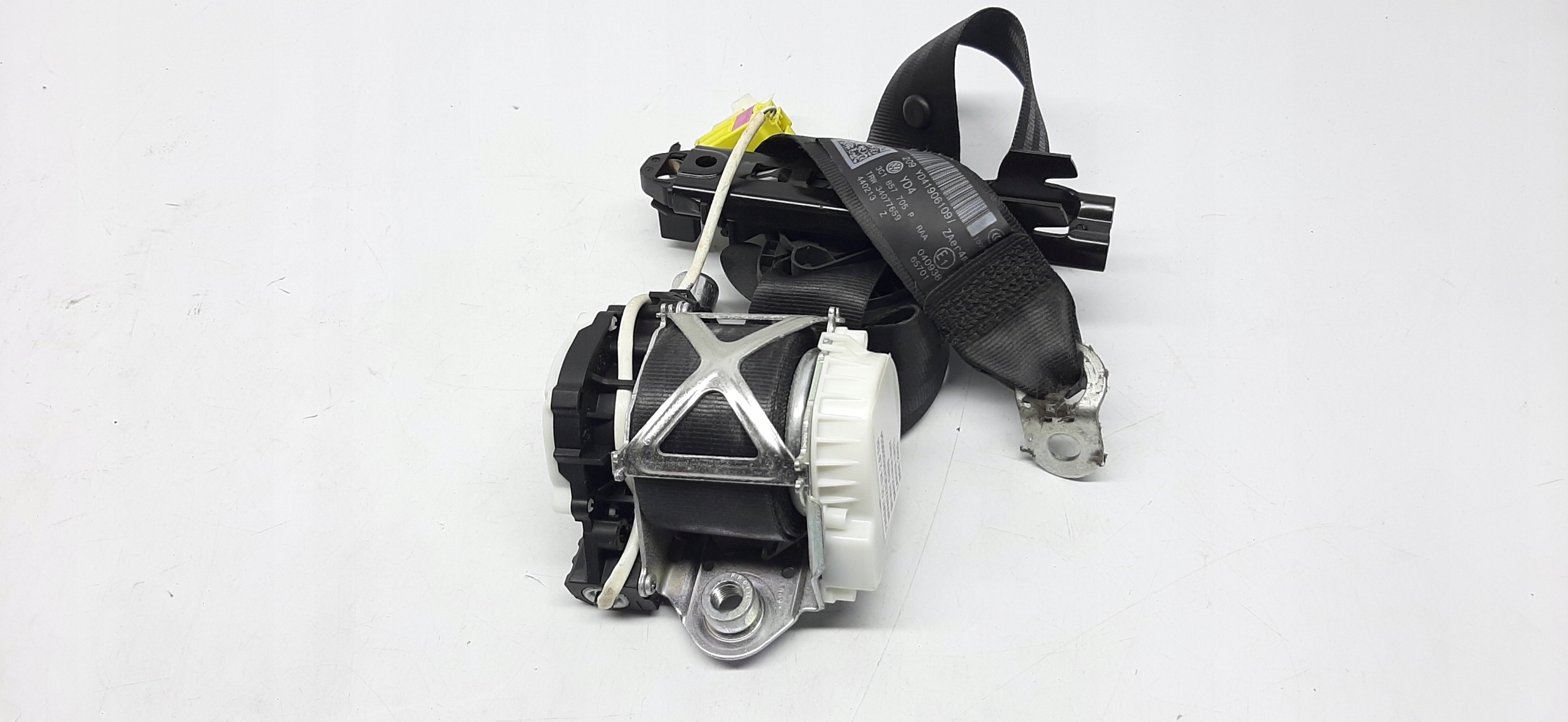 VW PASSAT CC PAS BEZPIECZEŃSTWA LEWY PRZÓD 3C1857705P