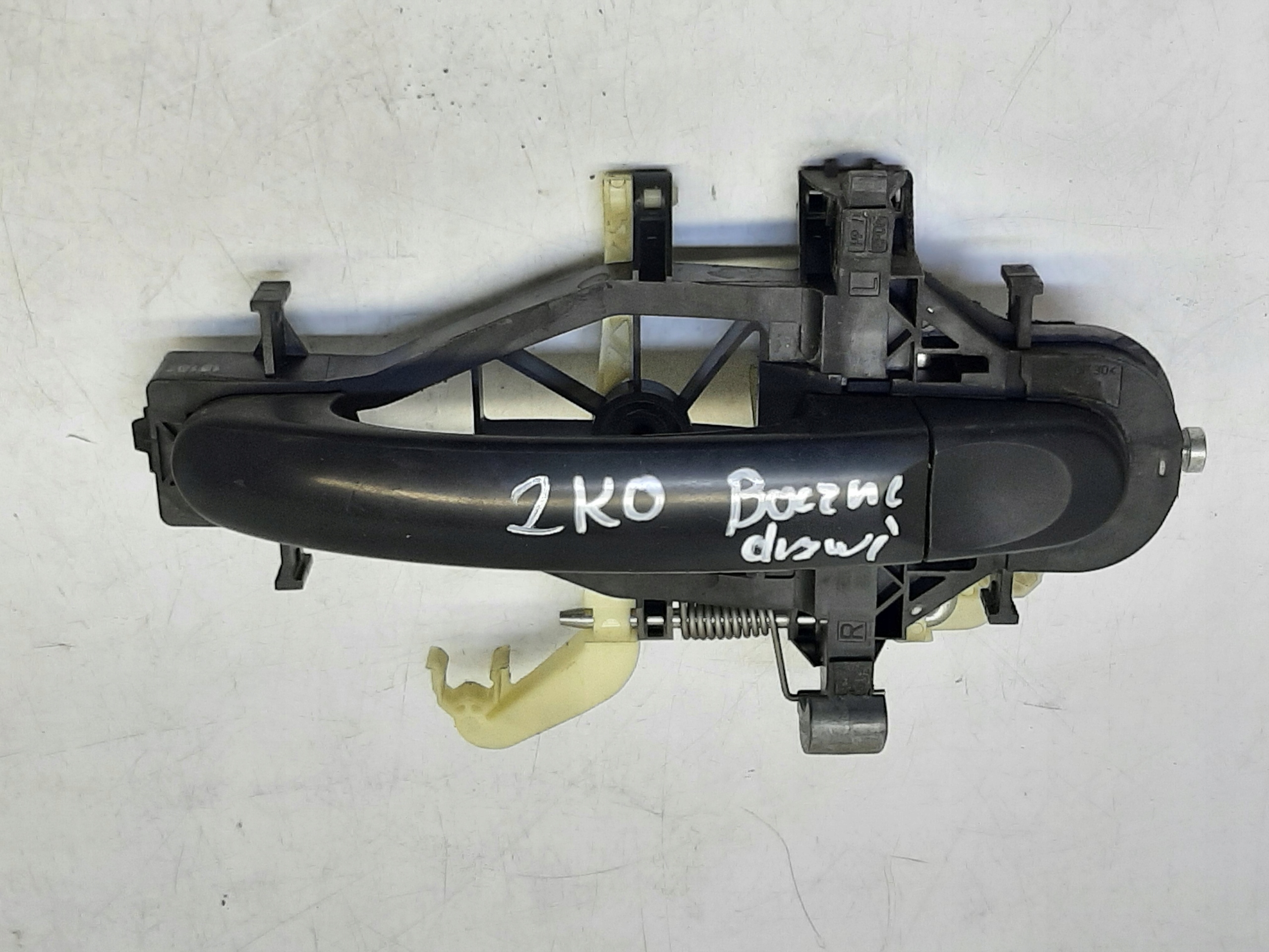 VW CADDY 2K KLAMKA ZEWNĘTRZNA BOCZNA PRAWA 2K0843352D