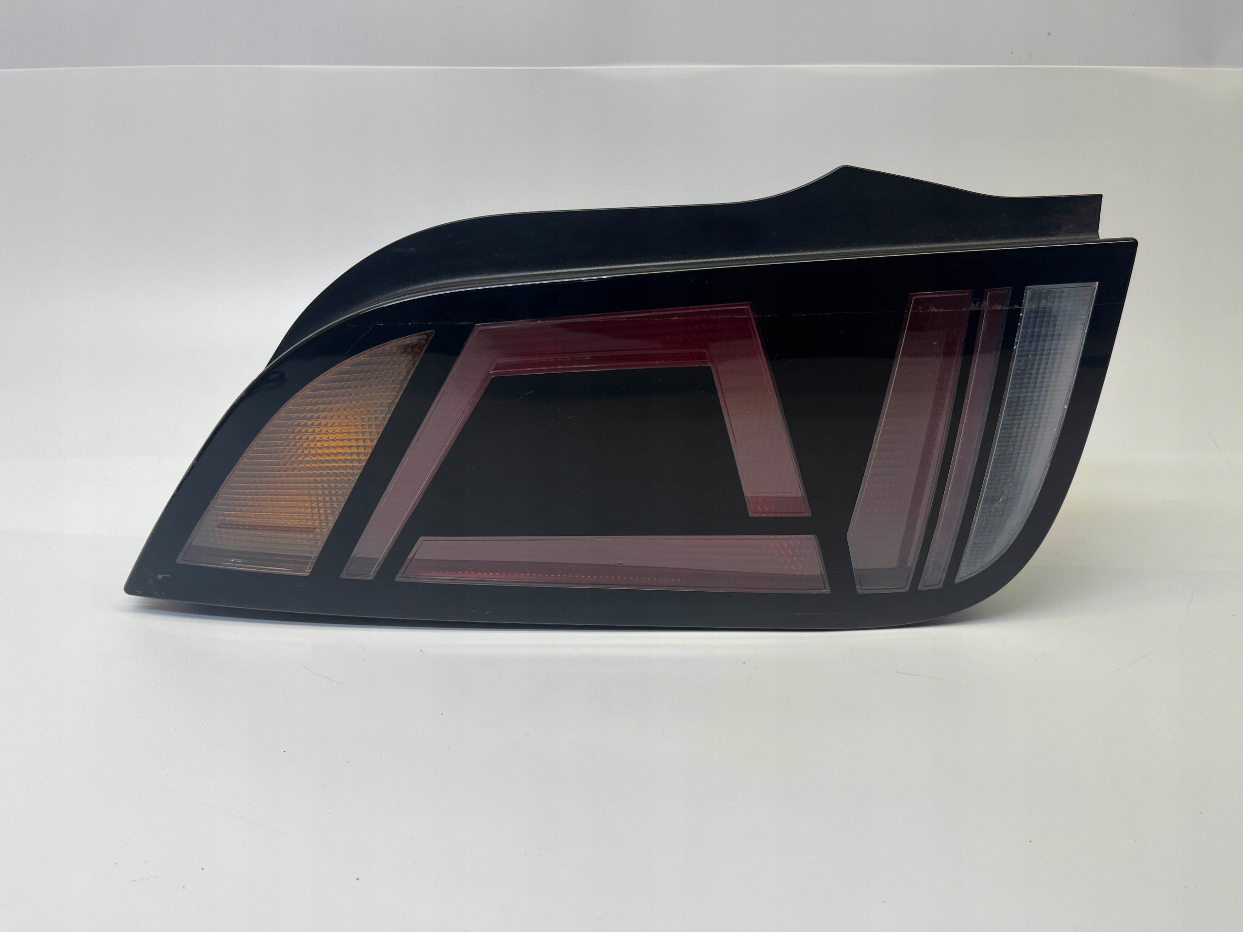 Volkswagen UP! Up (2017-2024) LAMPA TYŁ TYLNA LEWY LEWA 1S0945095J
