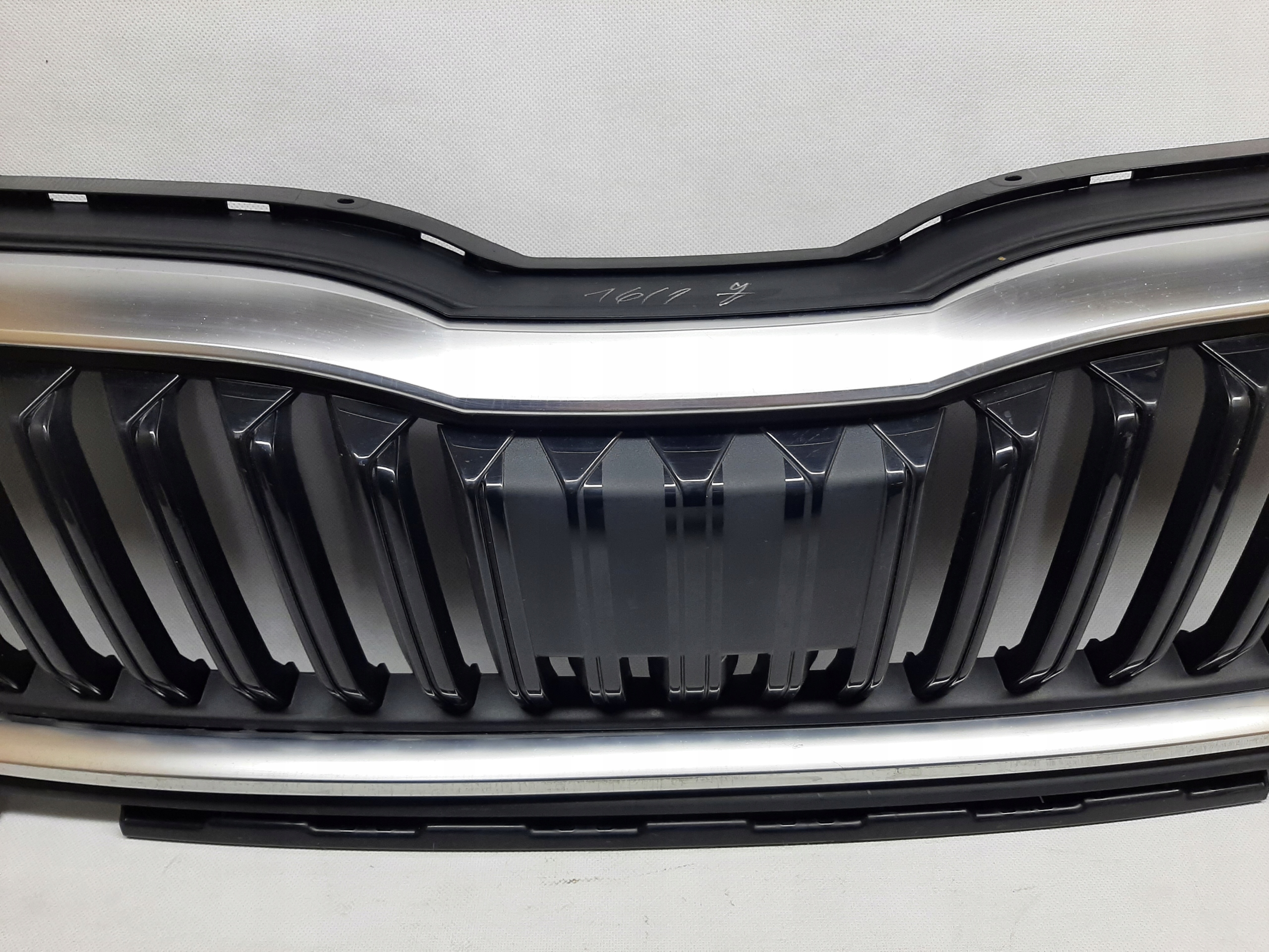 Skoda Octavia 4 IV Atrapa Grill 5E3853655 2018/2024 maskownica przód - obrazek 4