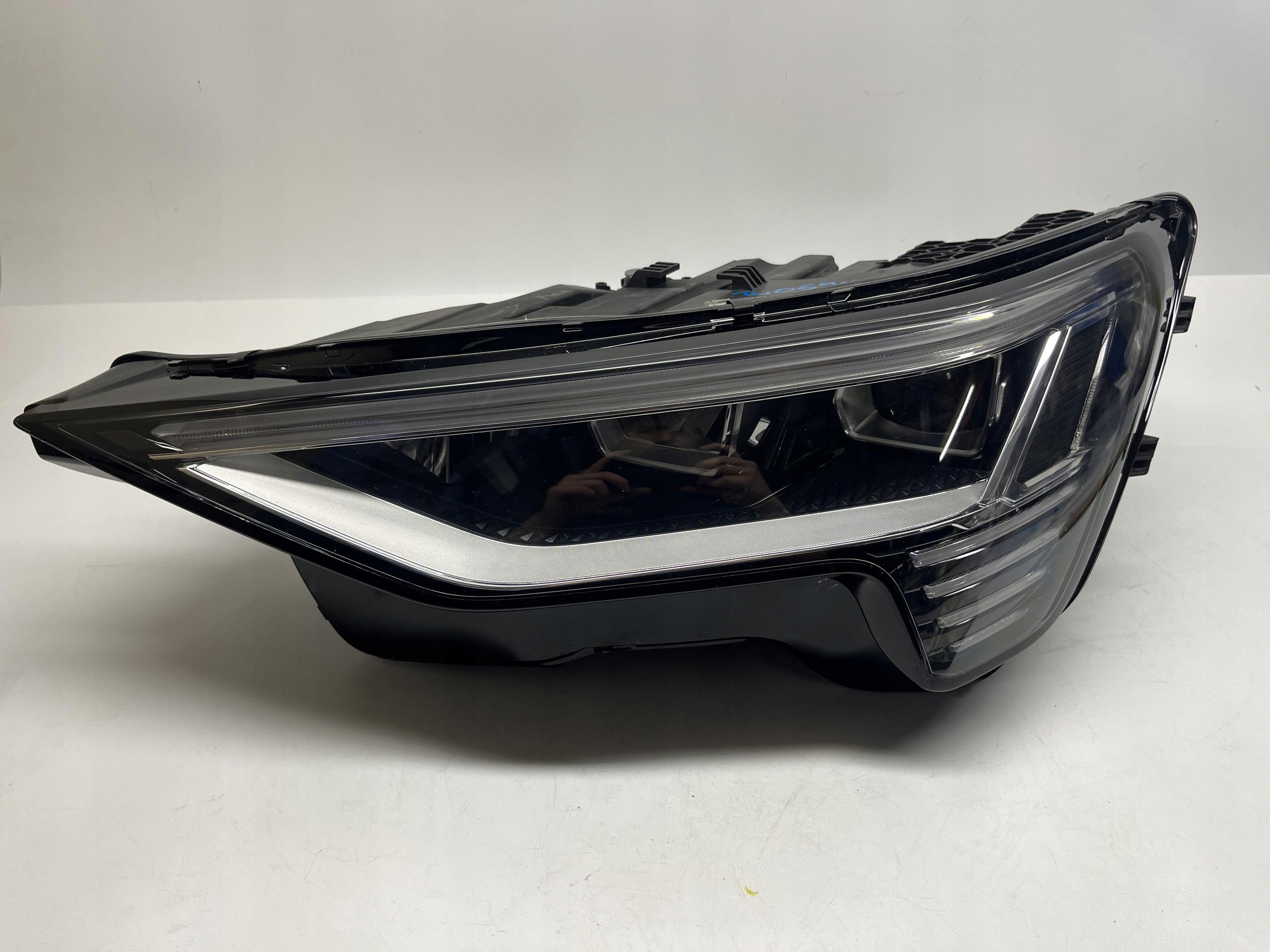AUDI e-tron Reflektor Lampa Lewa FULL LED MATRIX 4KE941039