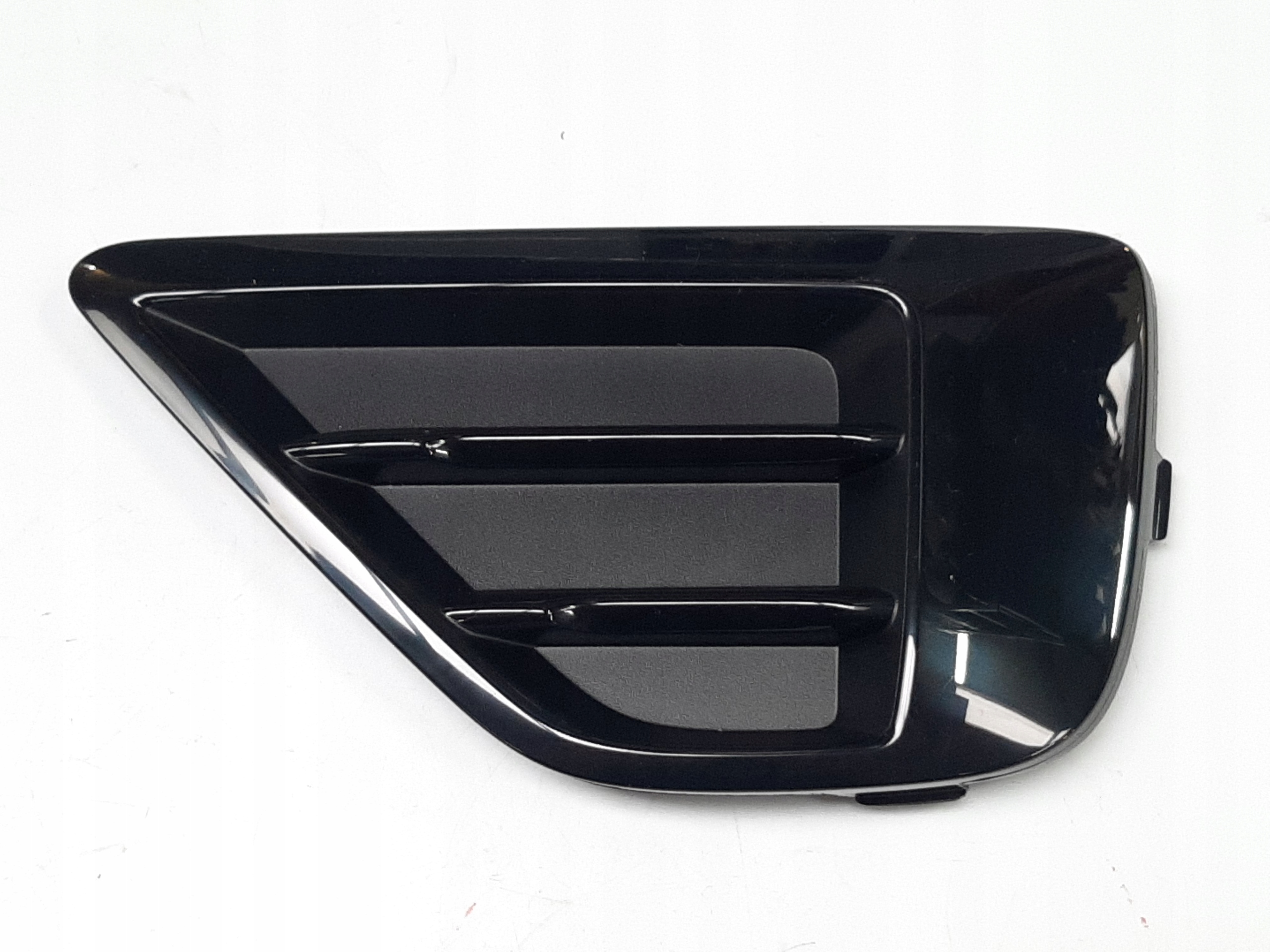 BMW X2 F39 Kratka Zderzak Atrapa PRAWA 511 9879932 maskownica zaslepka