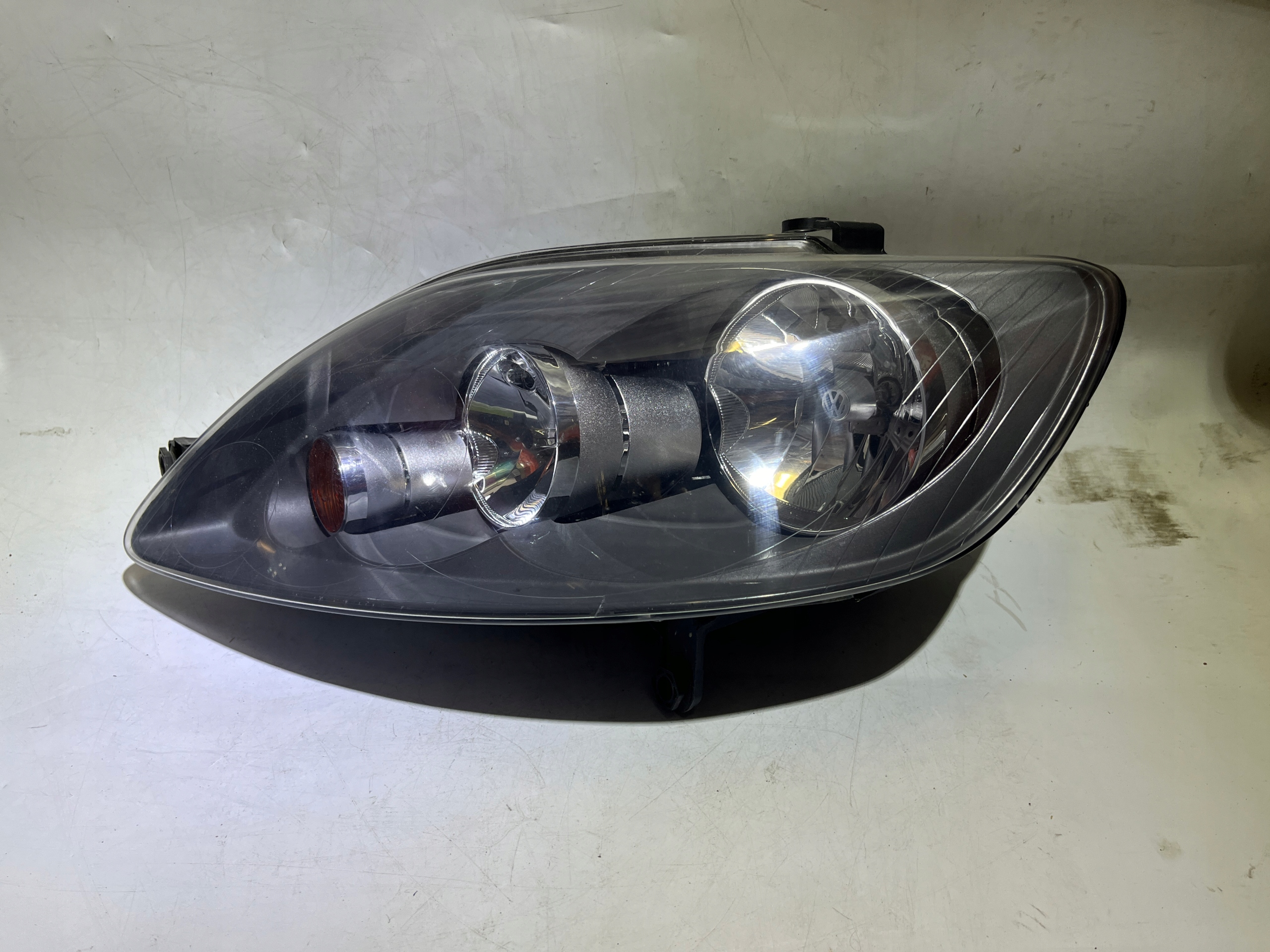 VOLKSWAGEN GOLF V PLUS REFLEKTOR PRZÓD LAMPA PRZEDNIA LEWA 5M1941005B