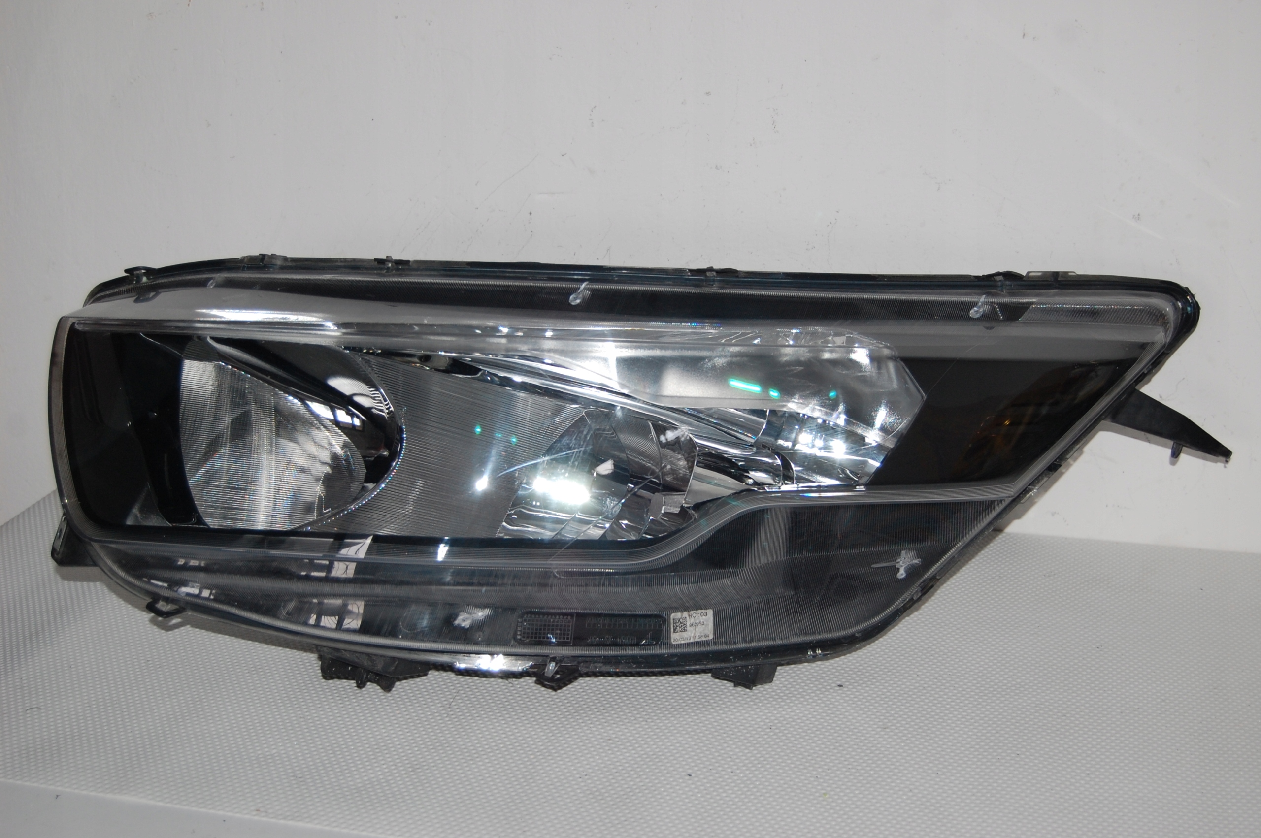 IVECO DAILY IV REFLEKTOR LAMPA PRZÓD PRZEDNIA PRAWA 05801473750