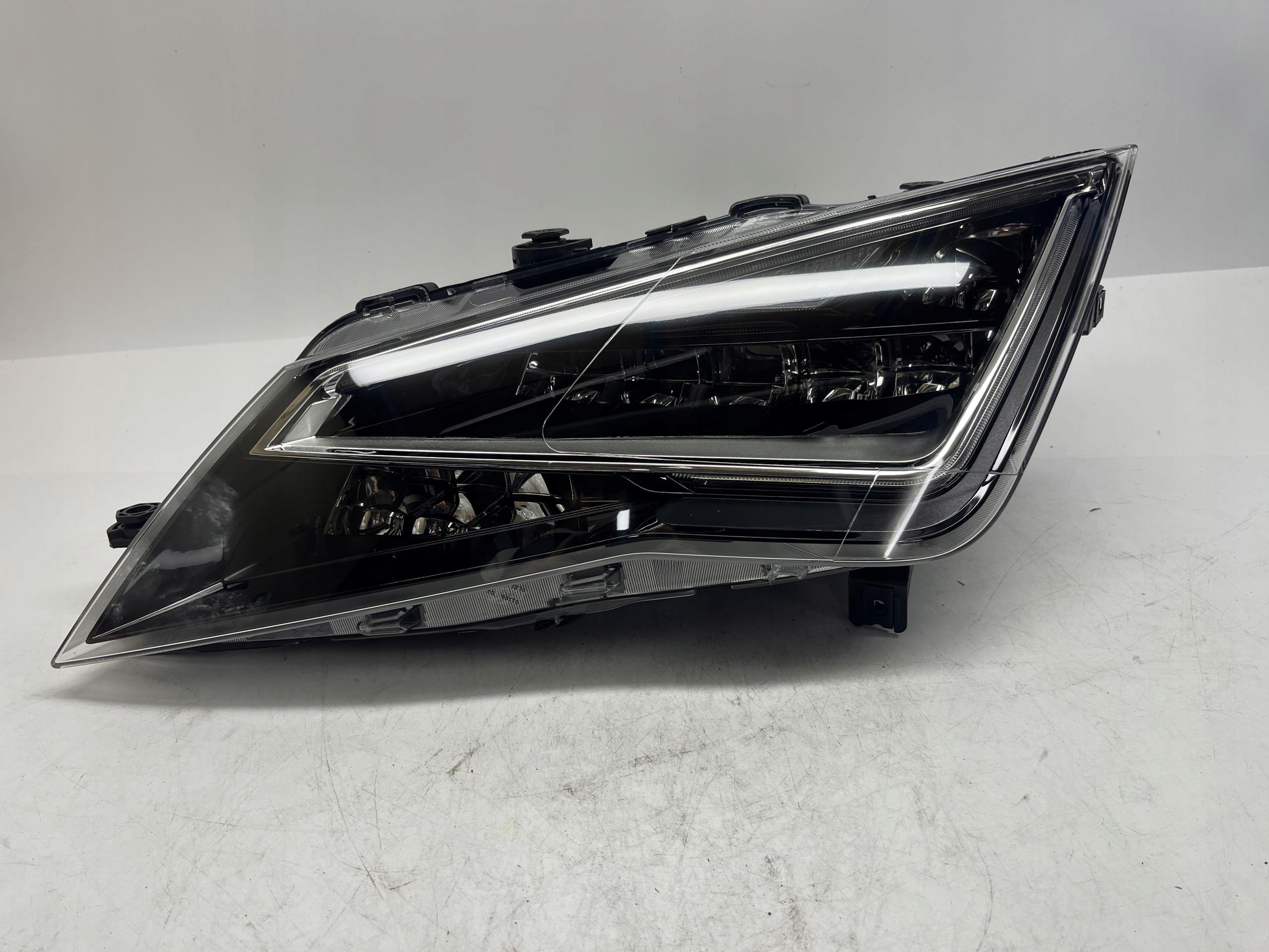 SEAT LEON REFLEKTOR LAMPA LEWA LED 5F1941007B