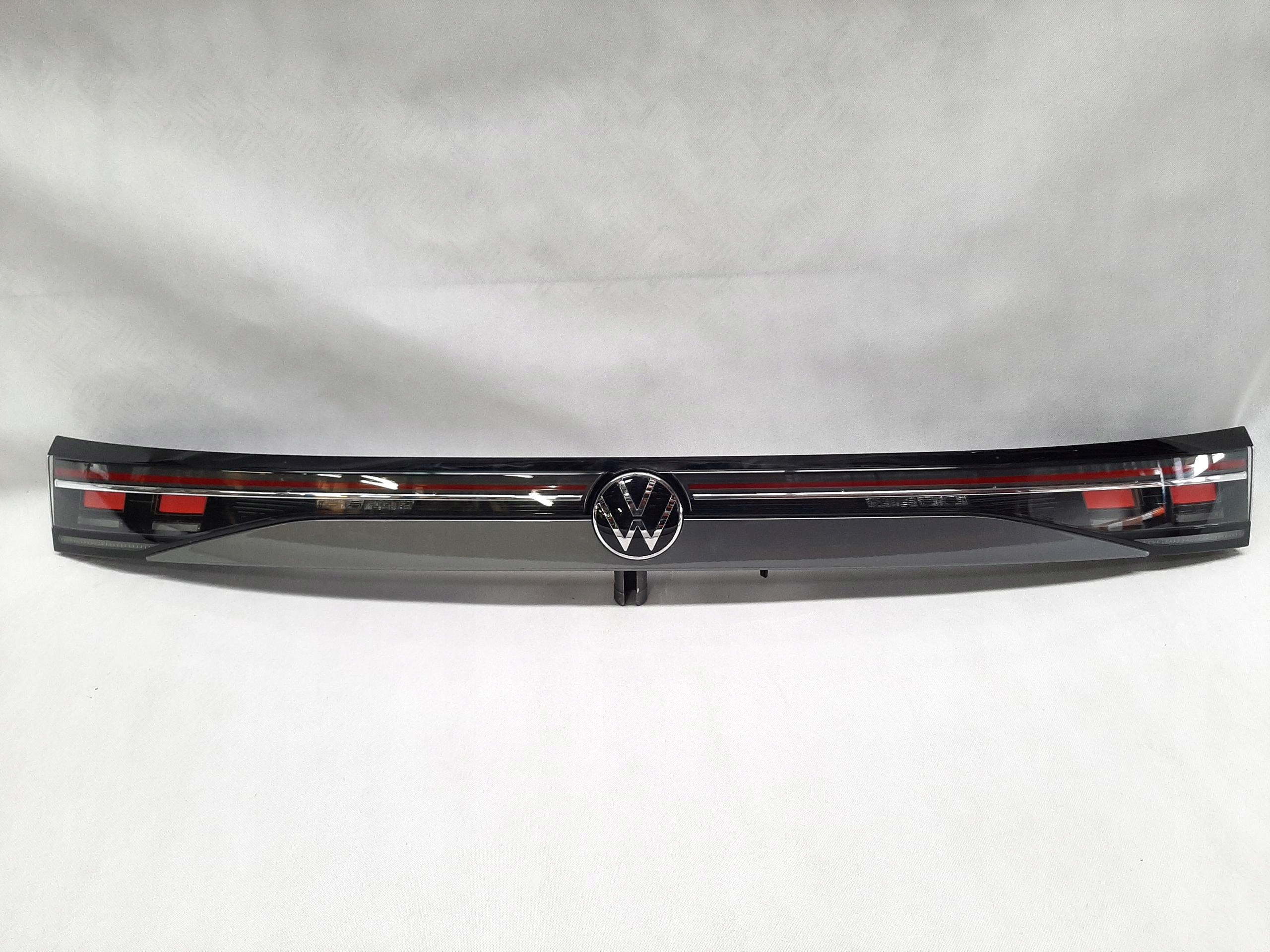 VW PASSAT B9 VARIANT BLENDA LAMPA KLAPY TYŁ LED 3J0945307
