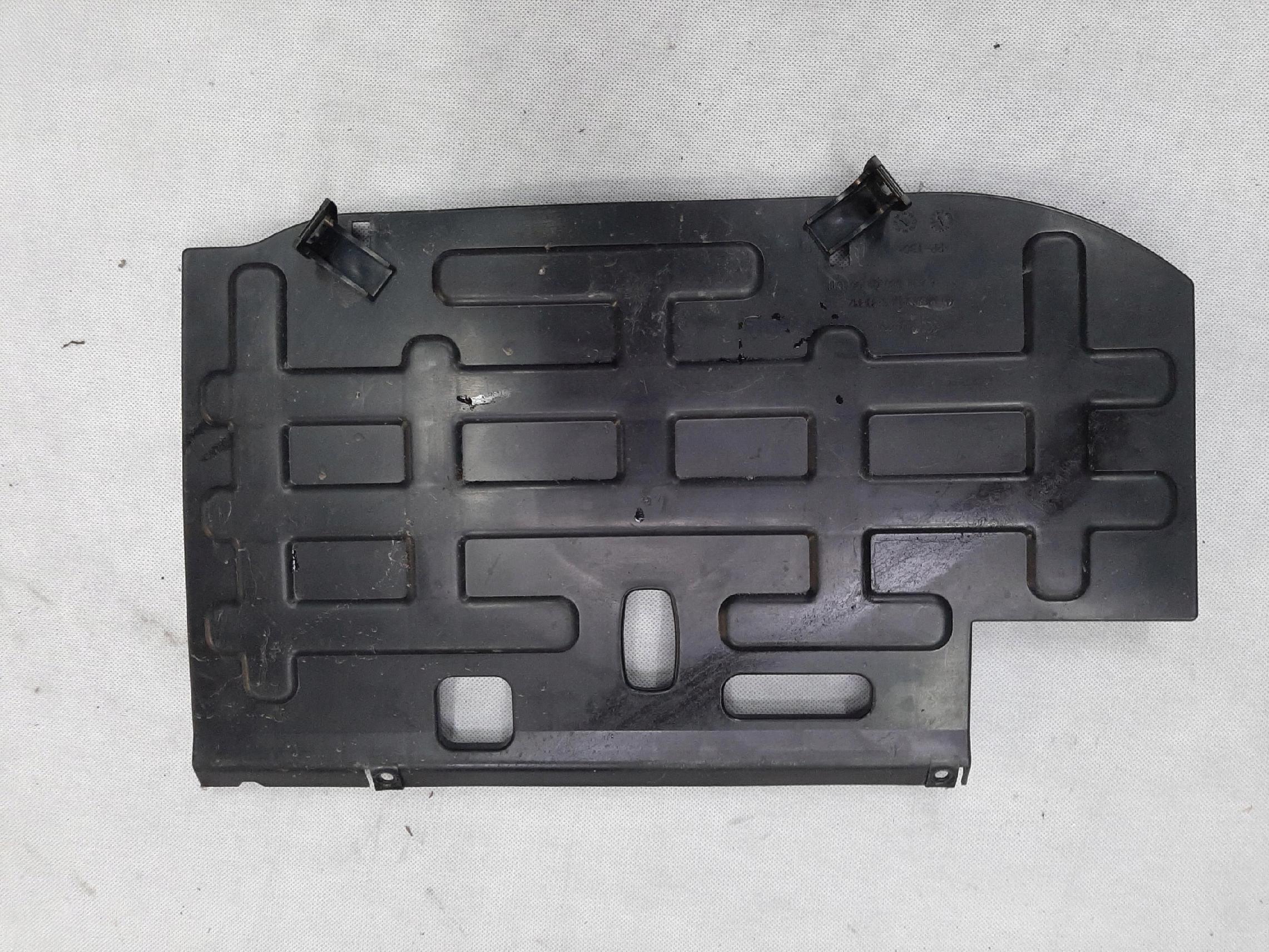 MERCEDES-BENZ VITO VIANO W639 2003- OSŁONA SCHOWKA A6396800906