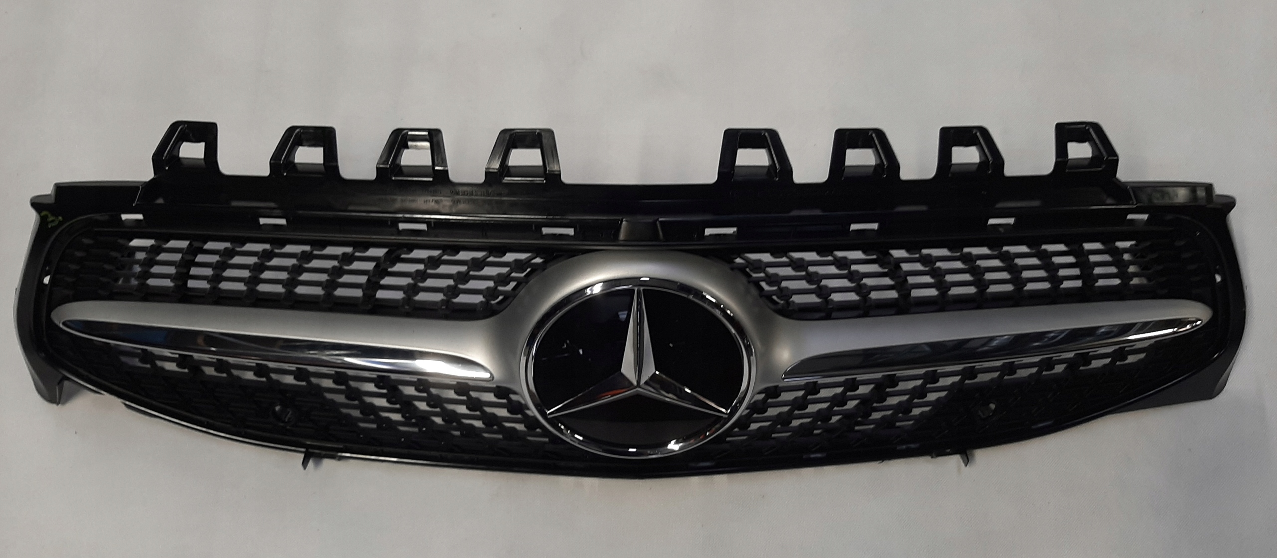 Mercedes-Benz CLA Grill Atrapa A1188880000
