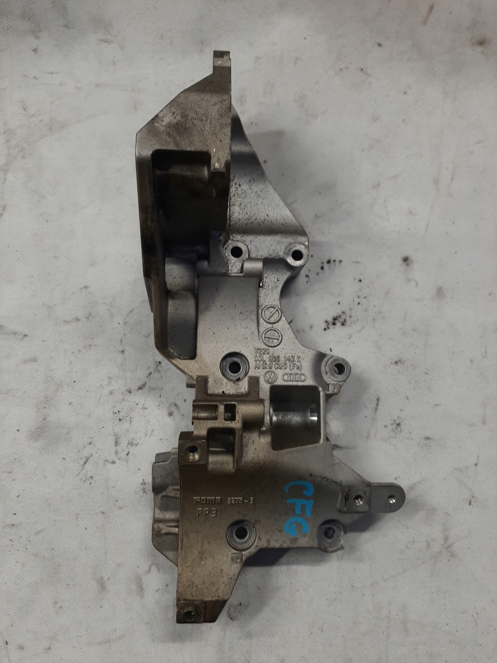 AUDI VW ŁAPA MOCOWANIE STELAŻ 03L903143K