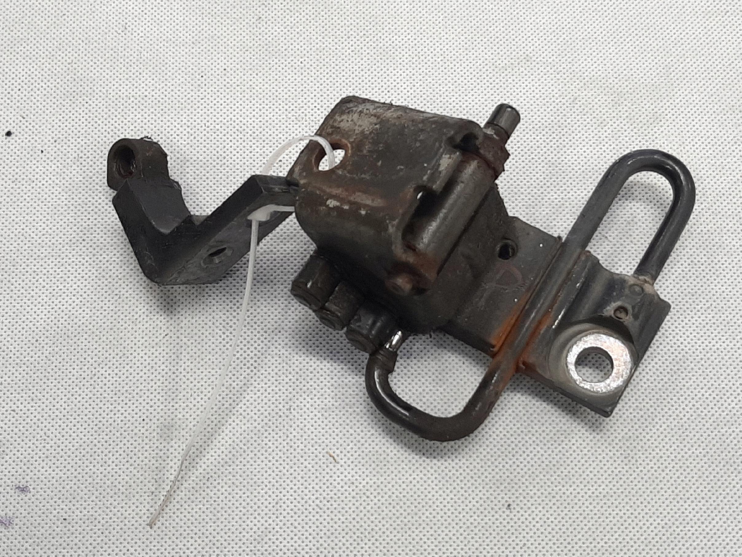AUDI TT 8J 06-10 ZAWIAS DRZWI PRAWY PRZÓD 8J0831412