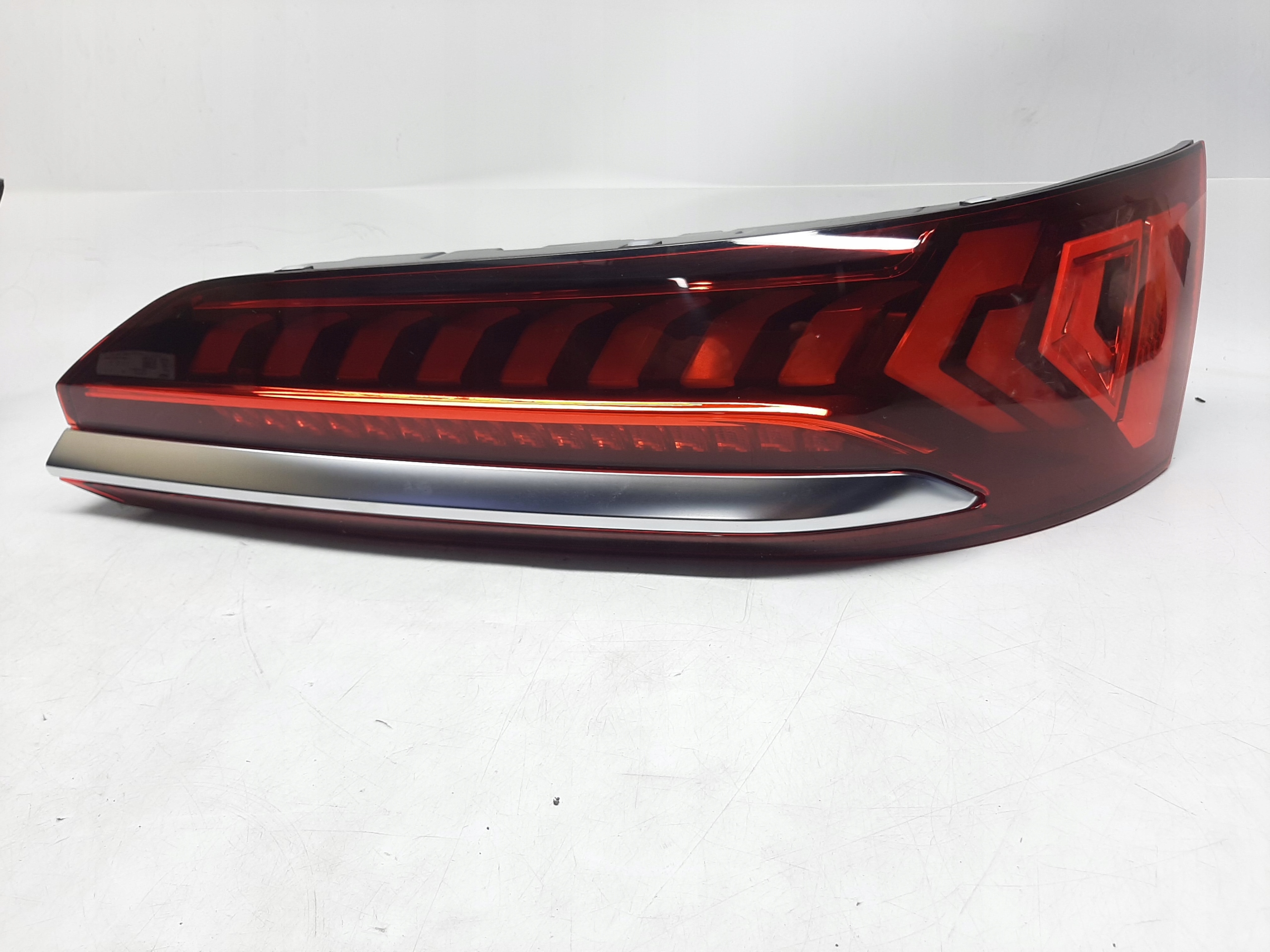 AUDI Q7 4M LIFT LAMPA TYŁ TYLNA PRAWA PRAWY DYNAMIC 4M0945308A