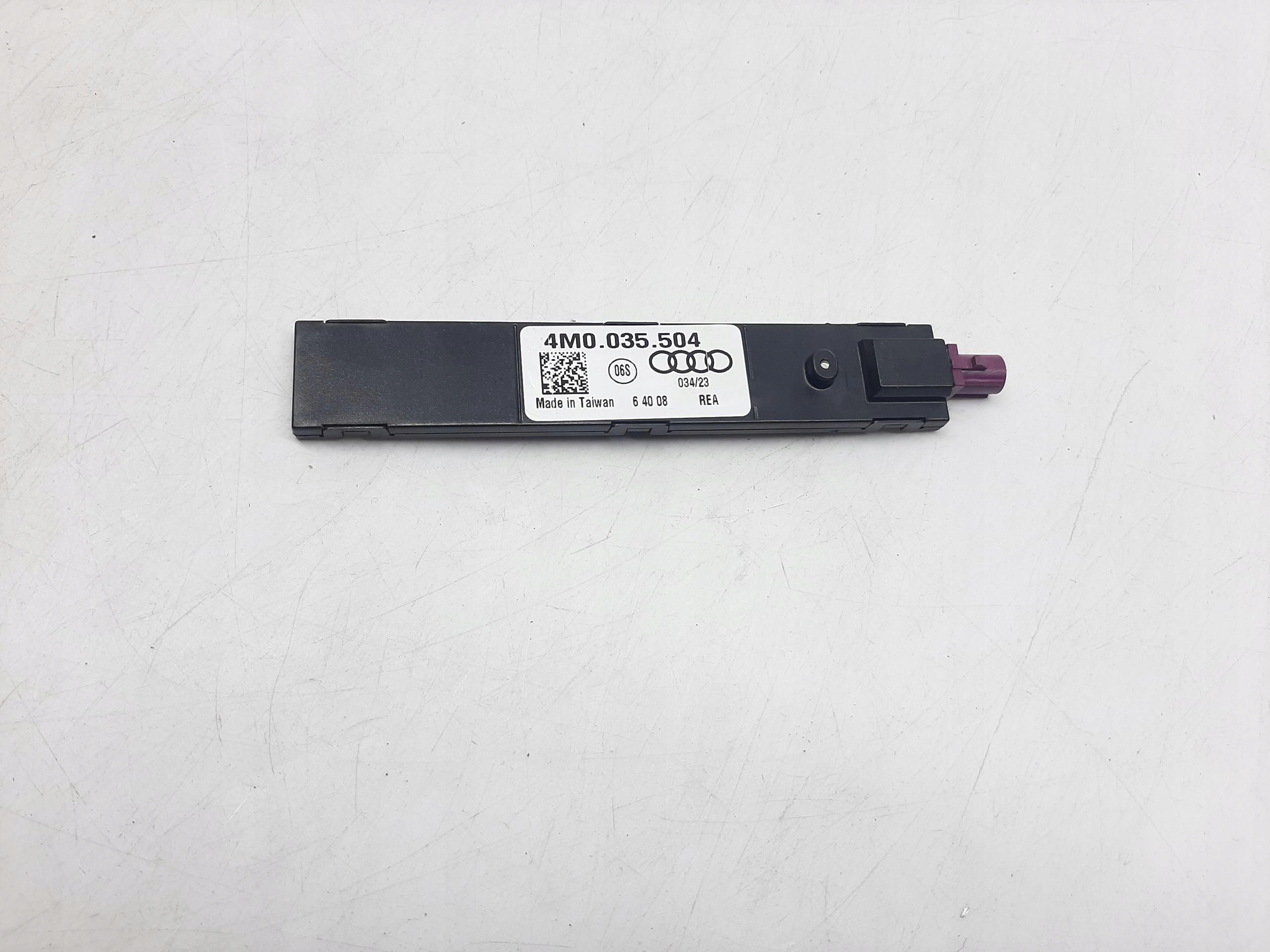 AUDI A5 SPORTBACK II LIFT 2021- WZMACNIACZ ANTENY 4M0035504