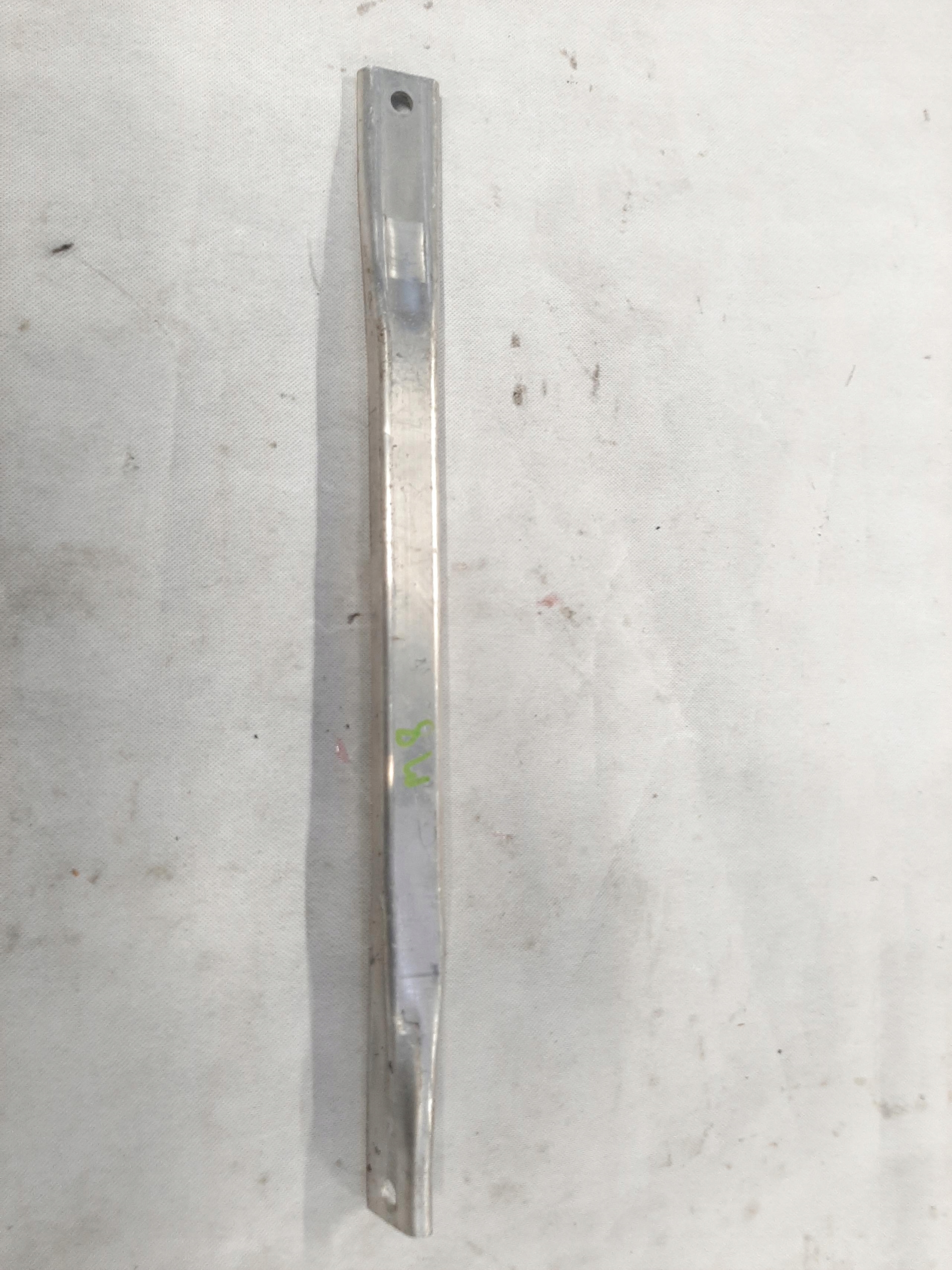 AUDI A4 B9 STELAŻ WZMOCNIENIE ZDERZAKA PRZÓD 8W0805645