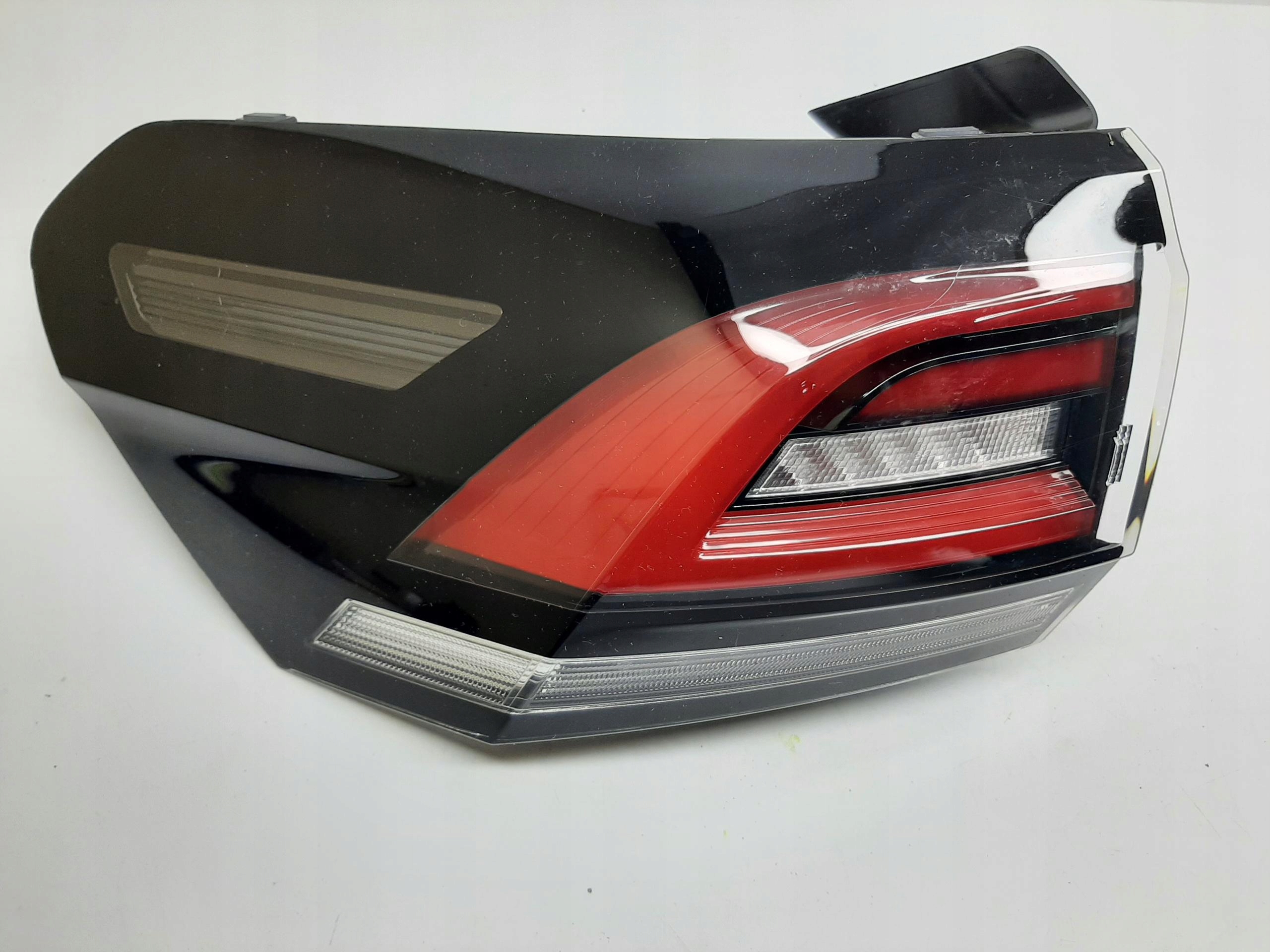 VW TAIGO LAMPA LEWA TYLNA TYŁ LED 2G7945095