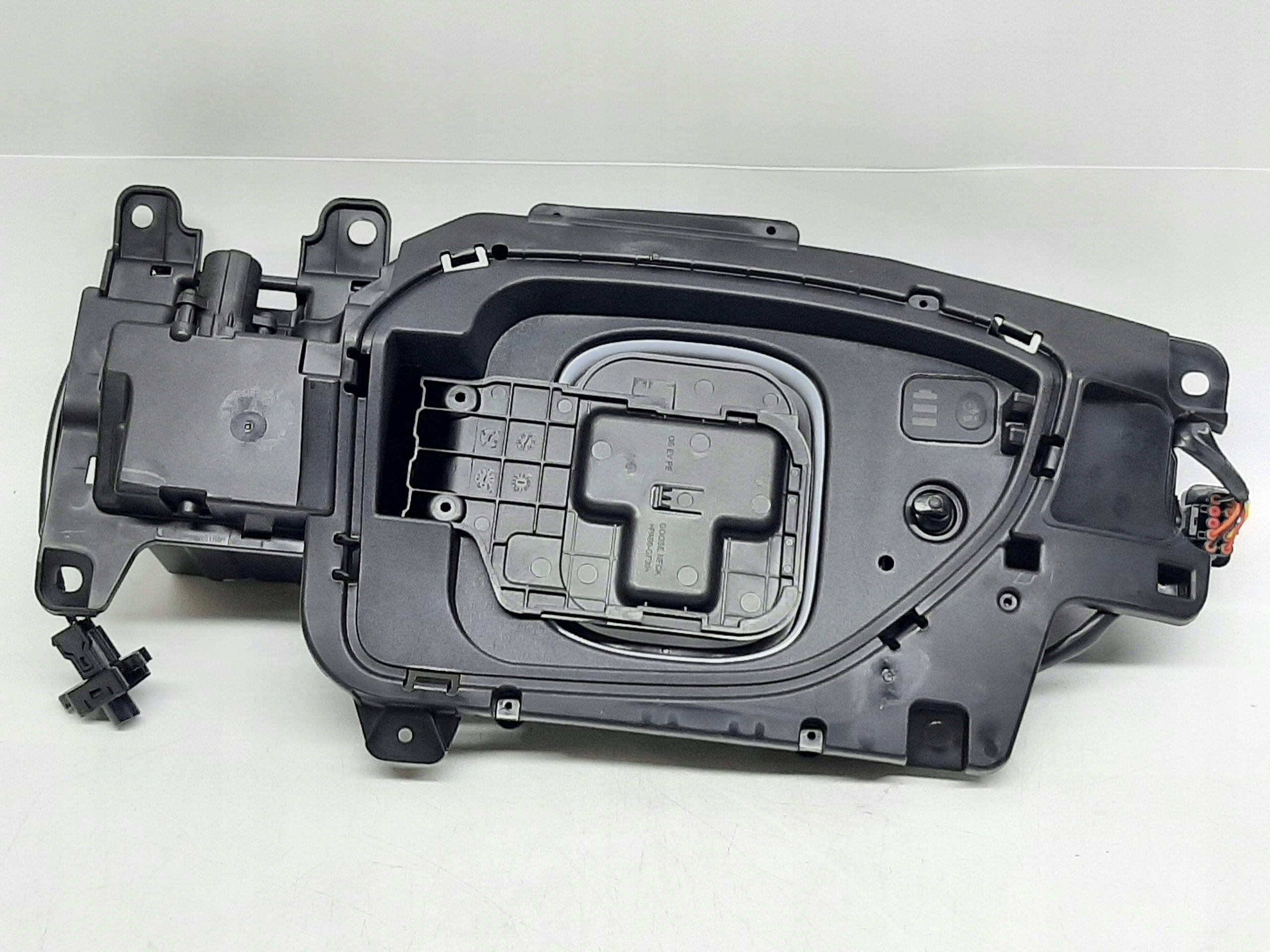 HYUNDAI KONA EV GNIAZDO KLAPKA ŁADOWANIA 86340-K4AA0