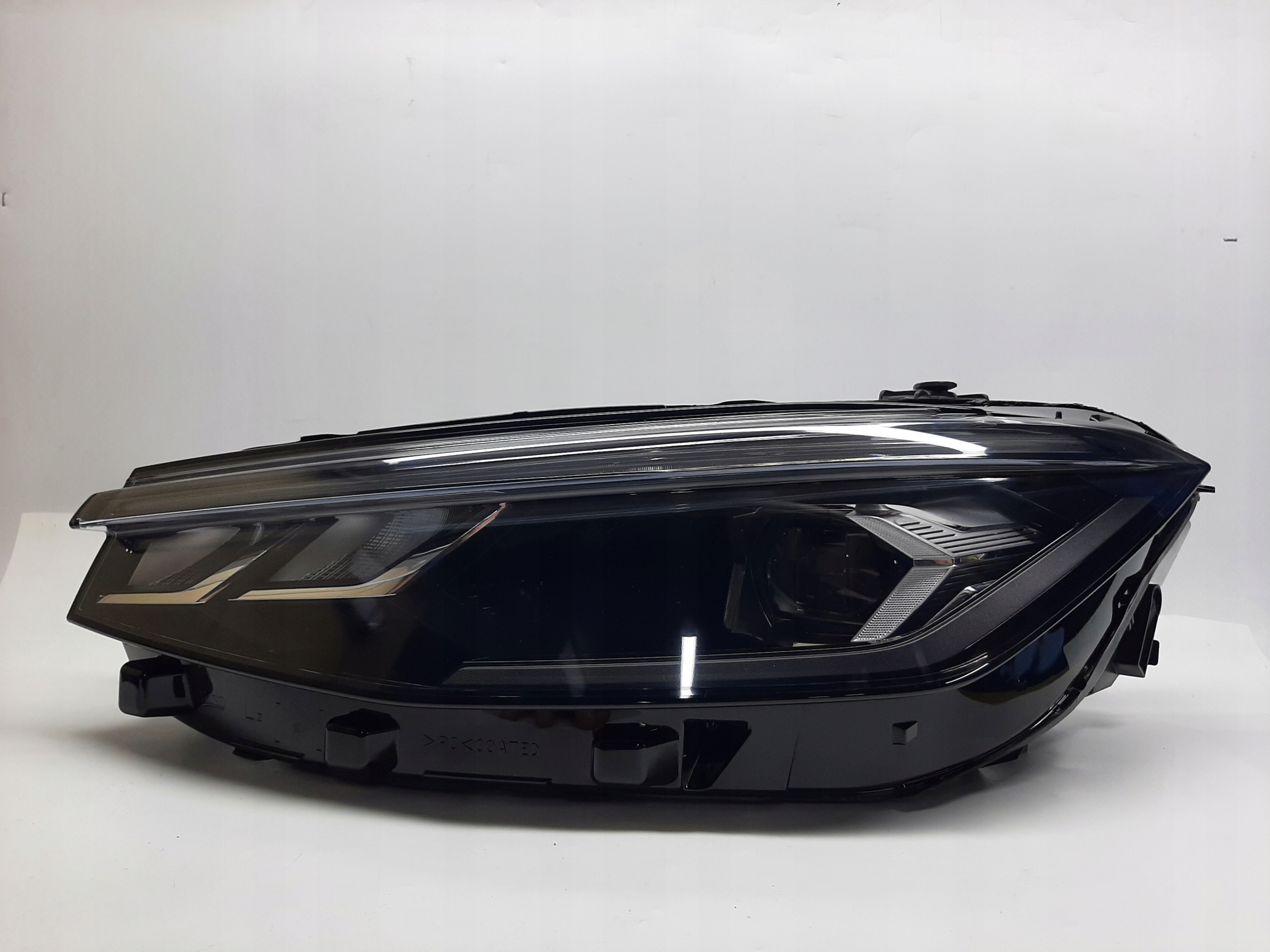 VW Passat B9 Reflektor Lampa Led LEWA 3J1941005