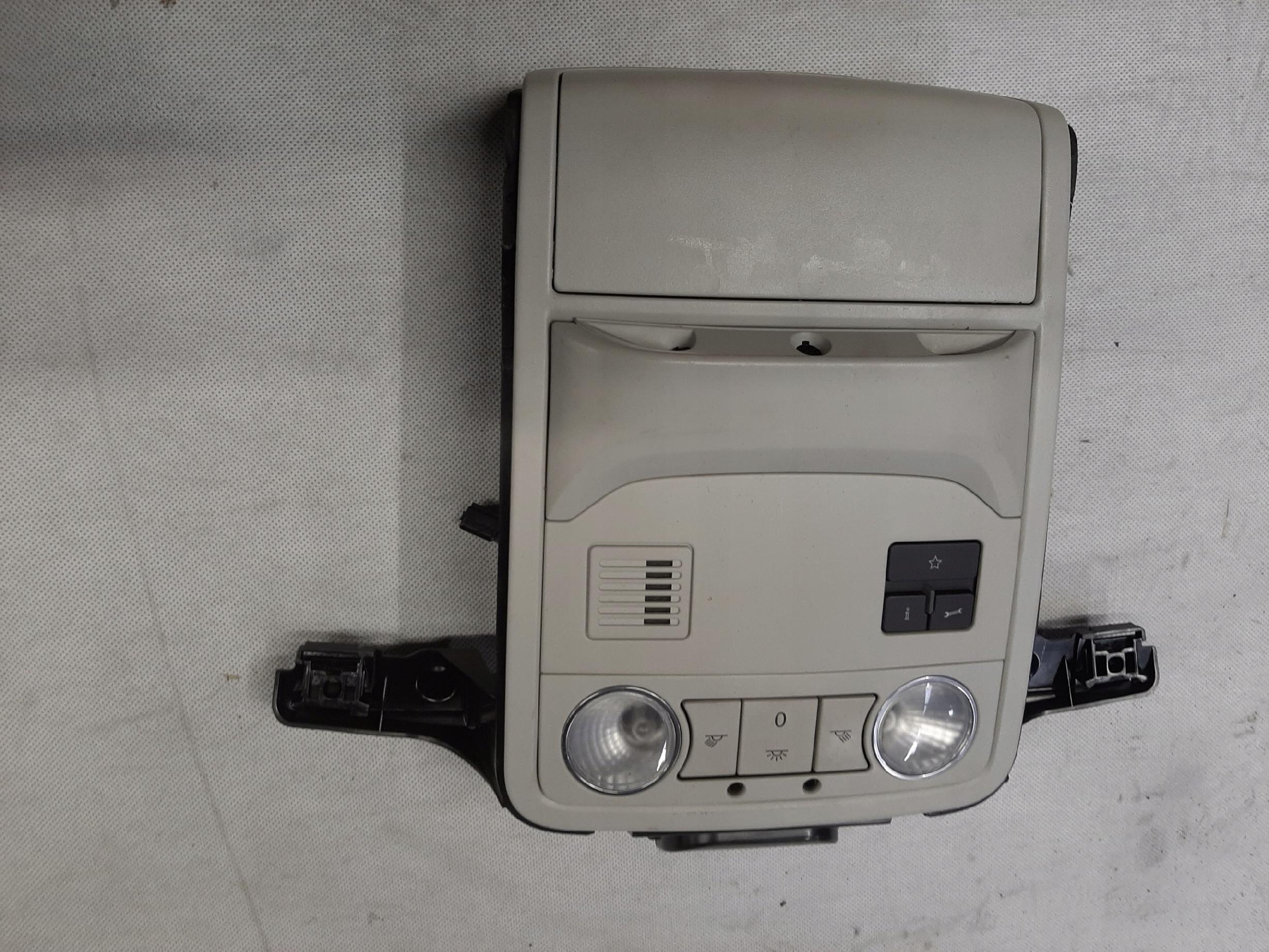 VW JETTA VI PANEL LAMPKA OŚWIETLENIA WEWNĘTRZNEGO PODSUFITKI 5C6867489