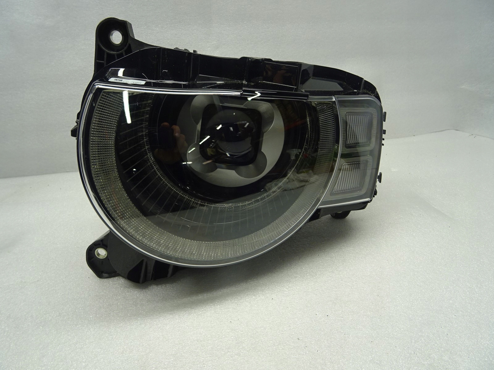 LAND ROVER DEFENDER LAMPA REFLEKTOR LEWY FULL LED 11840010020 1184.001.0020