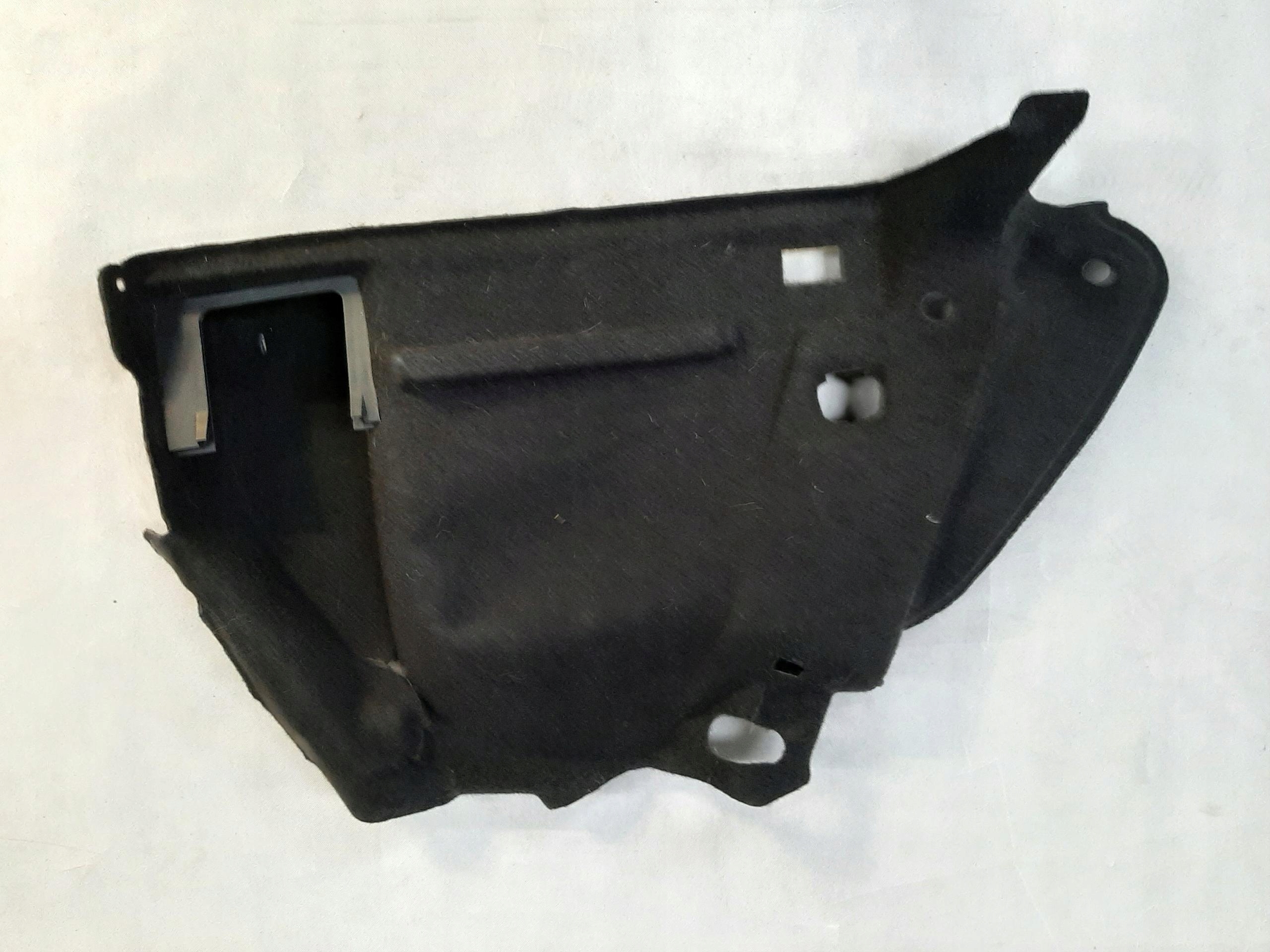 VW GOLF VII 7 5G TAPICERKA BOCZEK BAGAŻNIKA PRAWY TYŁ 5G6867428F