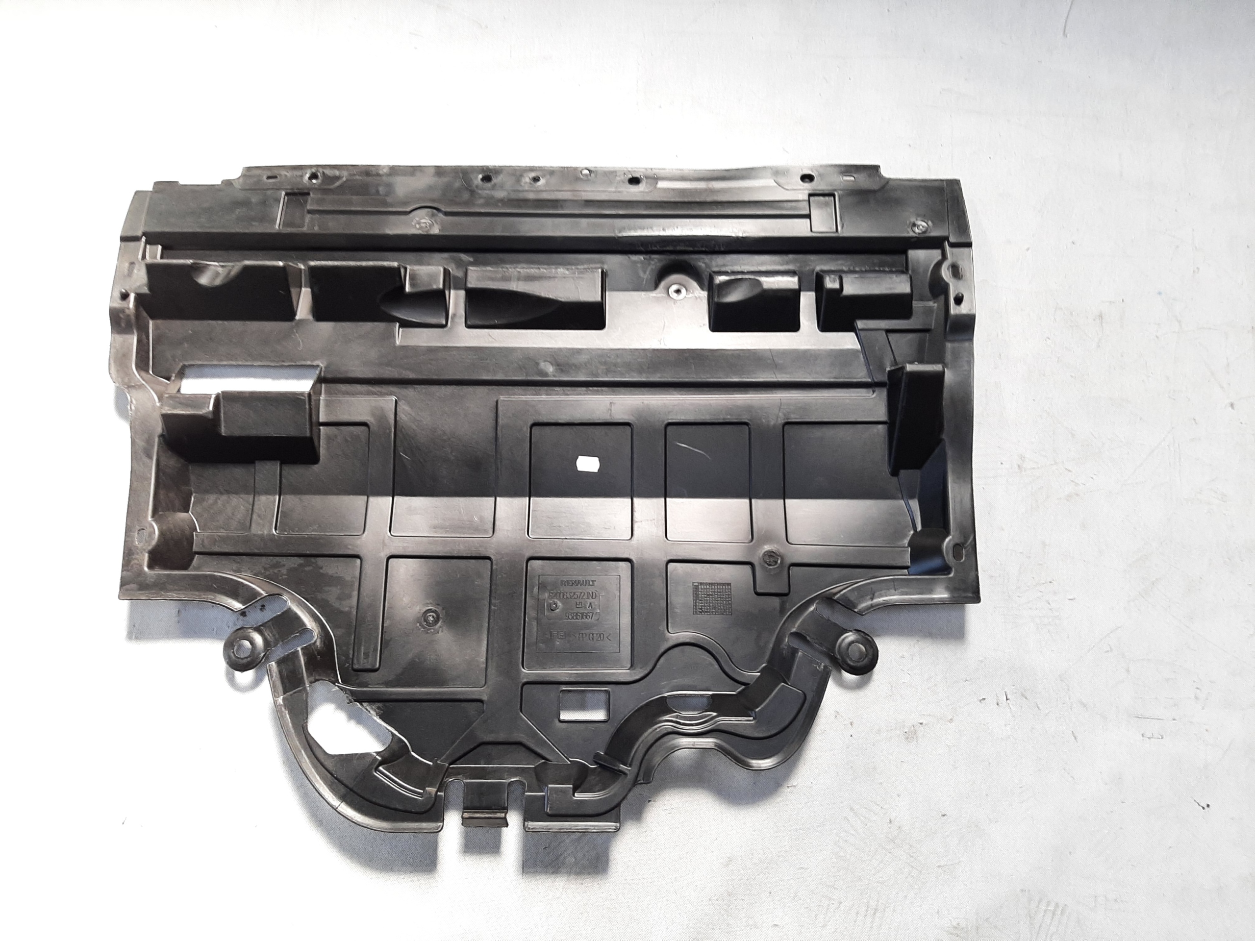 RENAULT TRAFIC II LIFT OSŁONA PŁYTA POD SILNIK ZDERZAK 8200832572