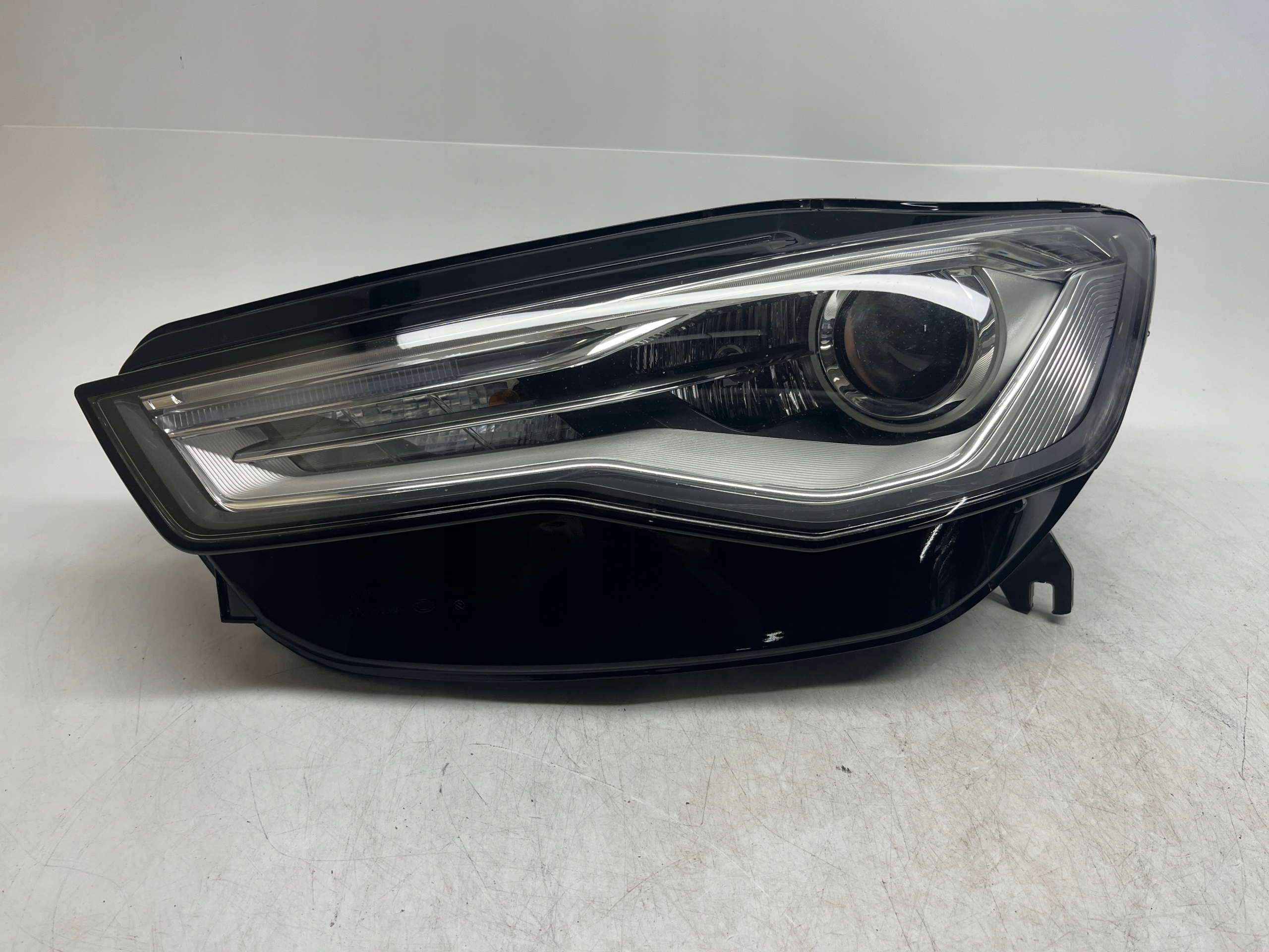 AUDI A6 S6 RS6 REFLEKTOR LAMPA LEWA PRZEDNIA XENON PRZETWORNICA 4G0941005F