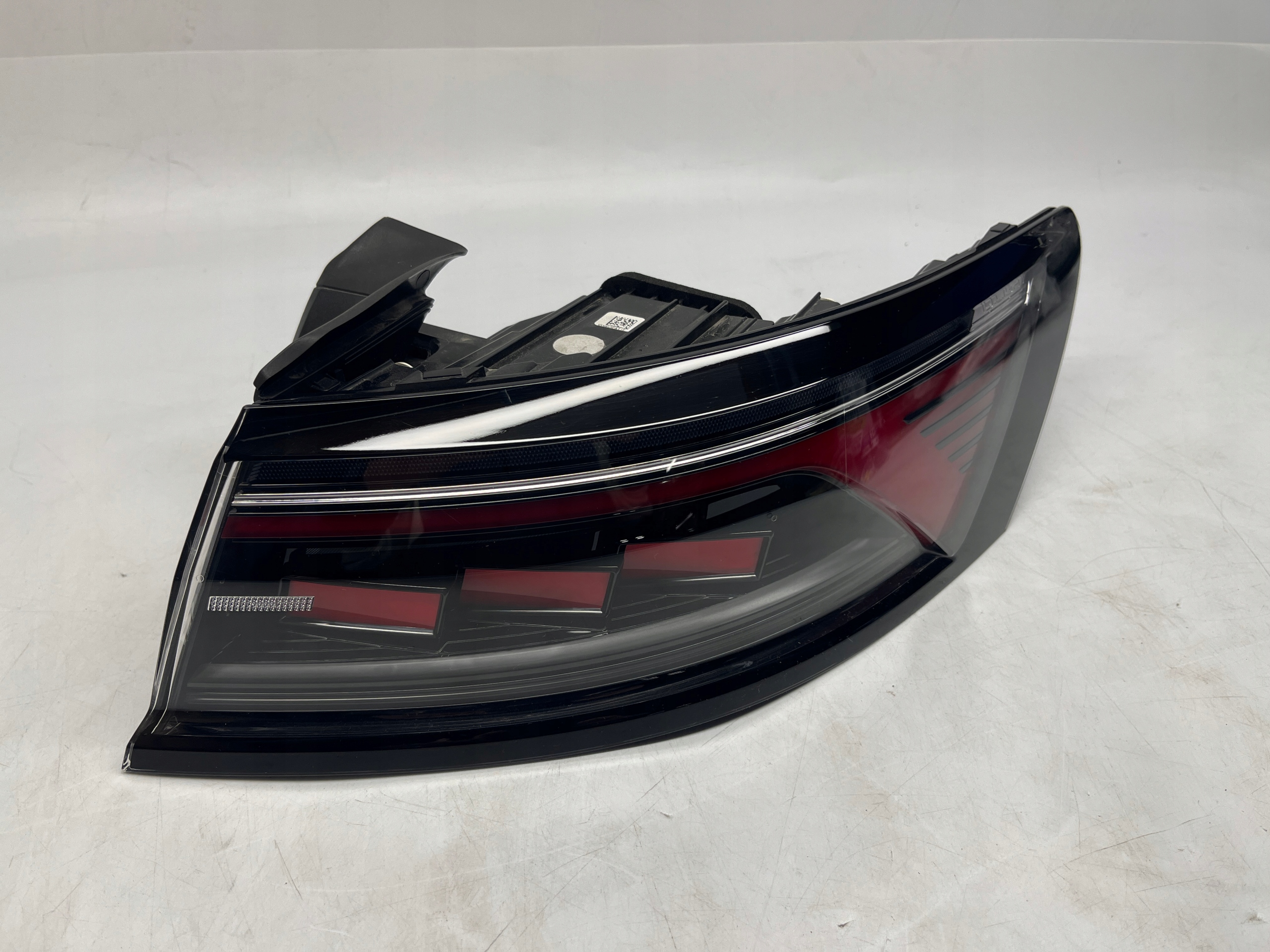 VW ARTEON SHOOTING BRAKE COMBI 2017- LAMPA KLAPY LED PRAWY TYŁ 3G7945208C