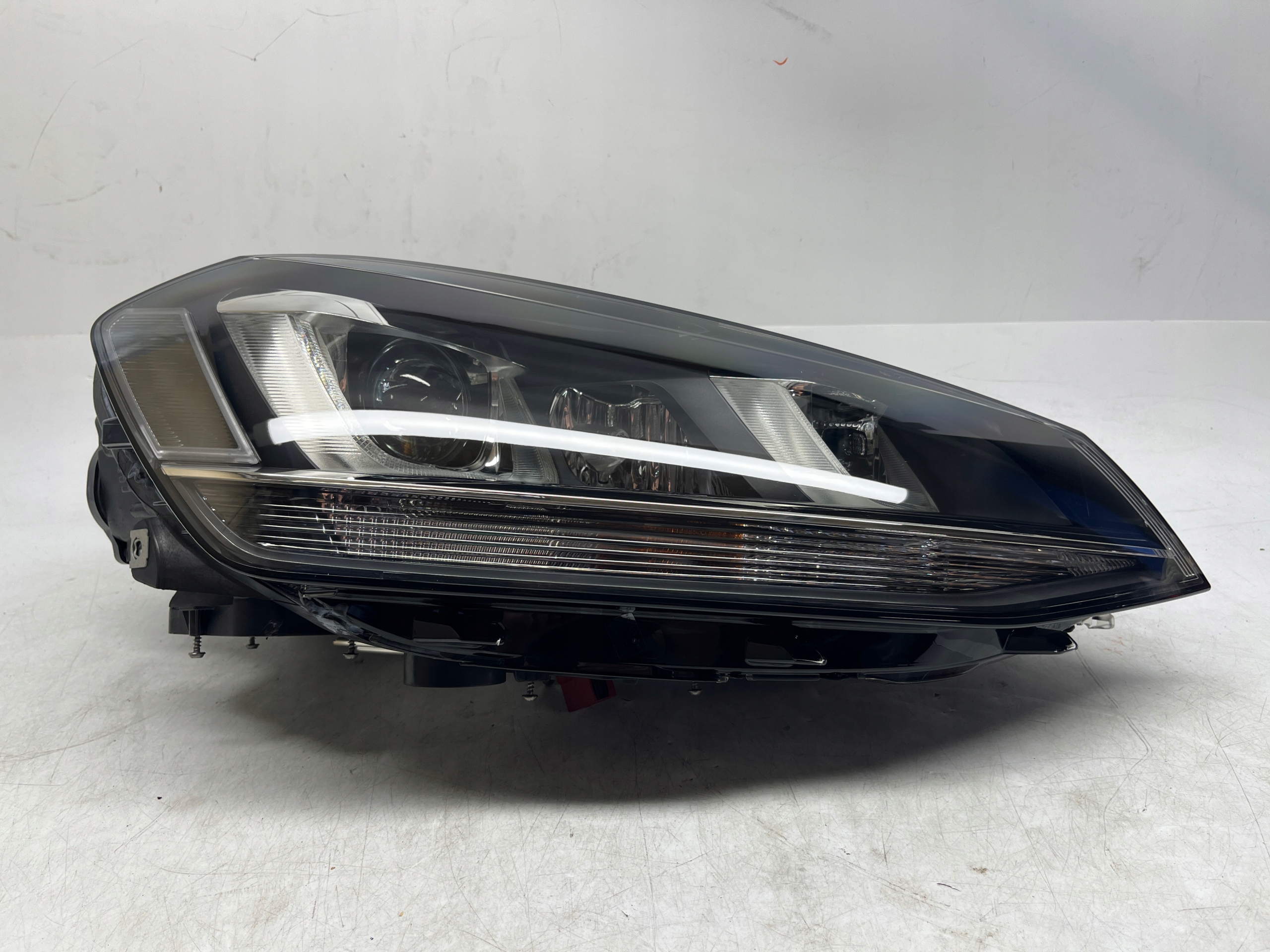 VOLKSWAGEN GOLF VII REFLEKTOR PRZÓD PRAWY PRZETWORNICA XENON LED 5G1941034