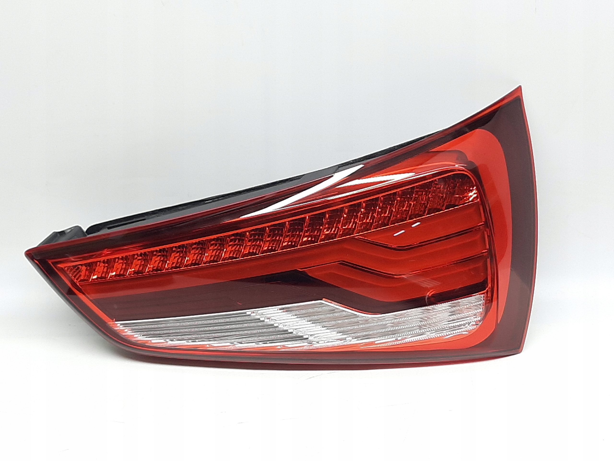 AUDI A1 S1 LIFT LAMPA LED PRAWY TYŁ 8XA945094A prawa tylna nowa valeo