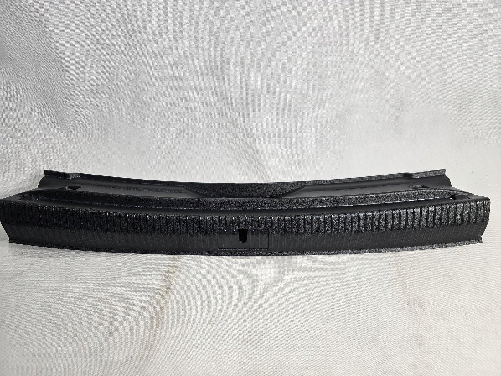 VW GOLF VII SPORTSVAN OSŁONA PASA TYLNEGO TYŁ MASKOWNICA 510863459