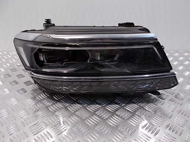 VW Tiguan (17-21) Reflektor Lampa Przód LED PRAWA 5NB941082E