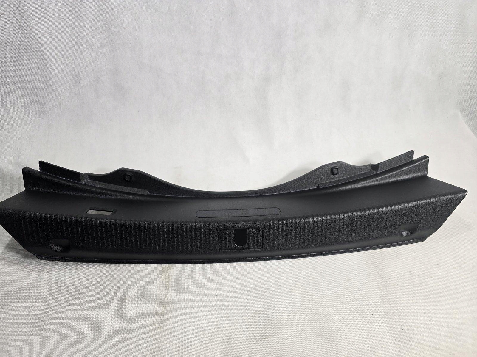 AUDI A8 D4 4H OSŁONA PASA TYLNEGO TYŁ MASKOWNICA 4H0863471