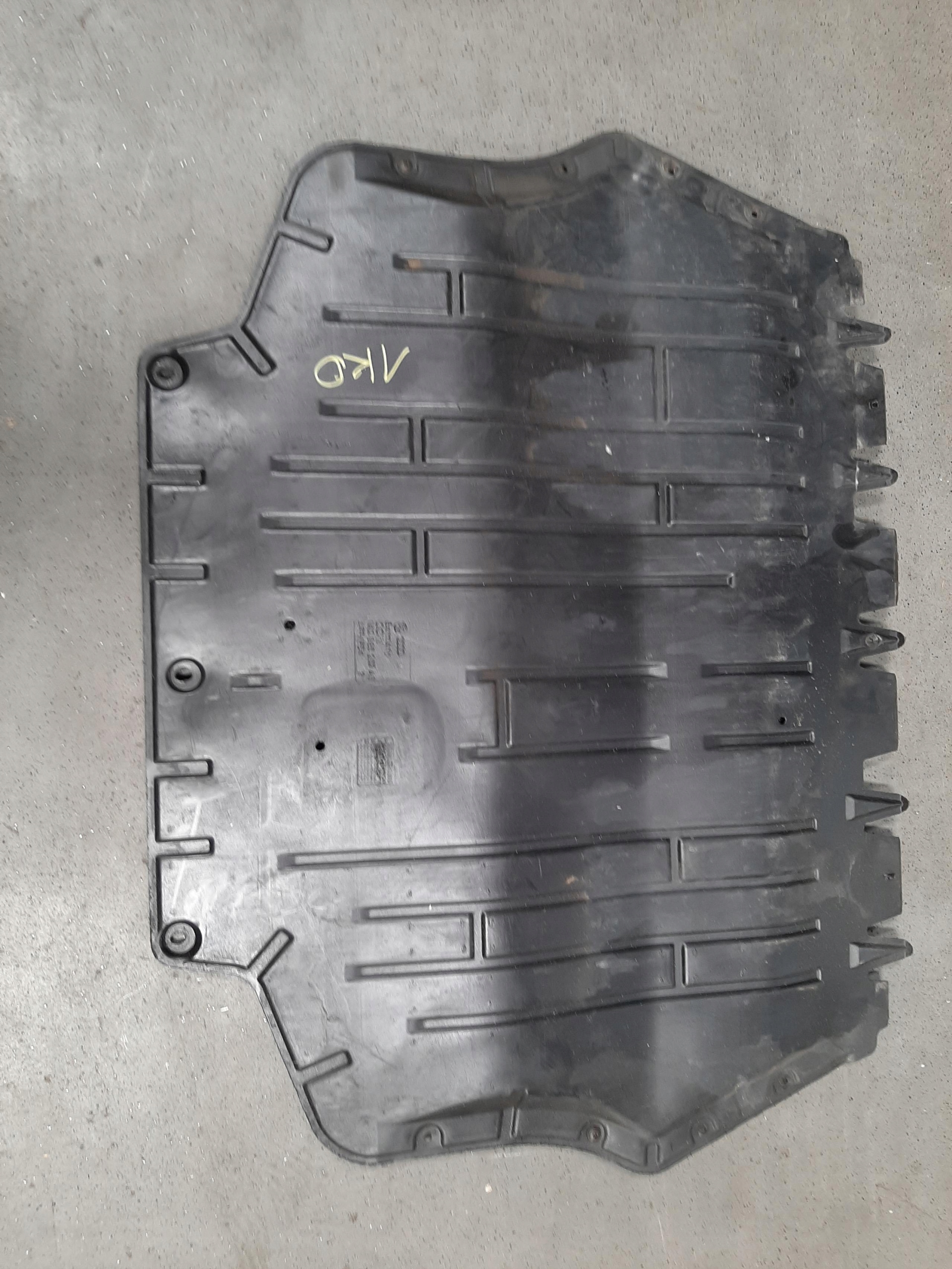AUDI A3 8P OSŁONA DOLNA SILNIKA POD SILNIK 1K0825237AE