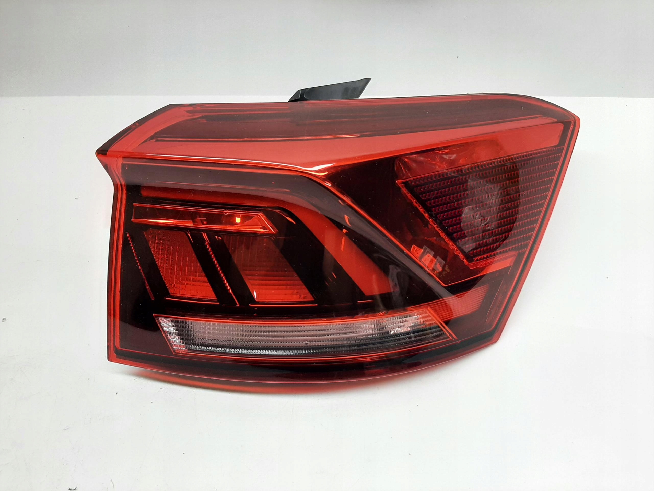 VW T-ROC LIFT LAMPA PRAWA TYLNA TYŁ LED 2GA945096D