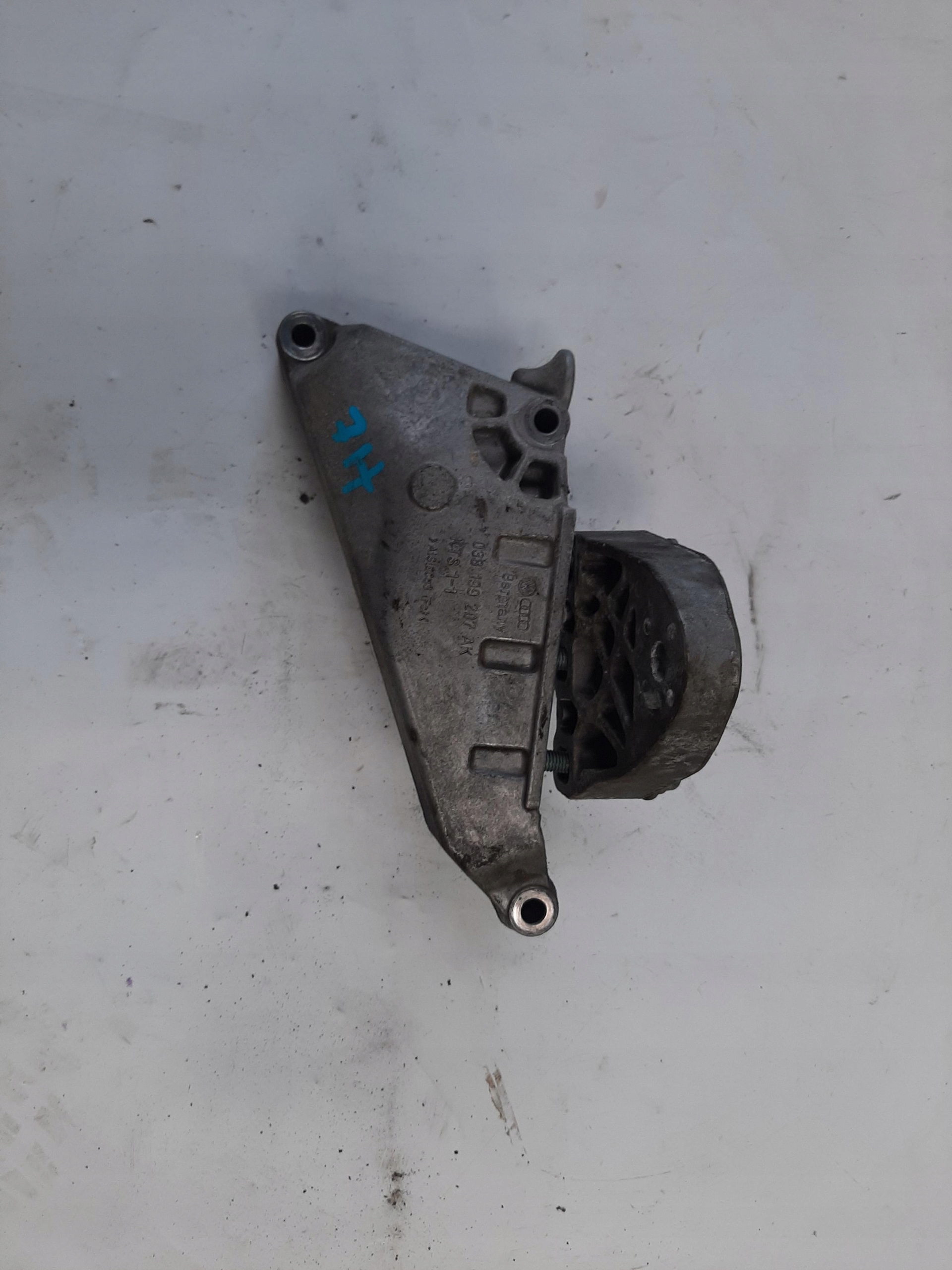 VW TRANSPORTER T5 ŁAPA WSPORNIK MOCOWANIE SILNIKA 038199207AK