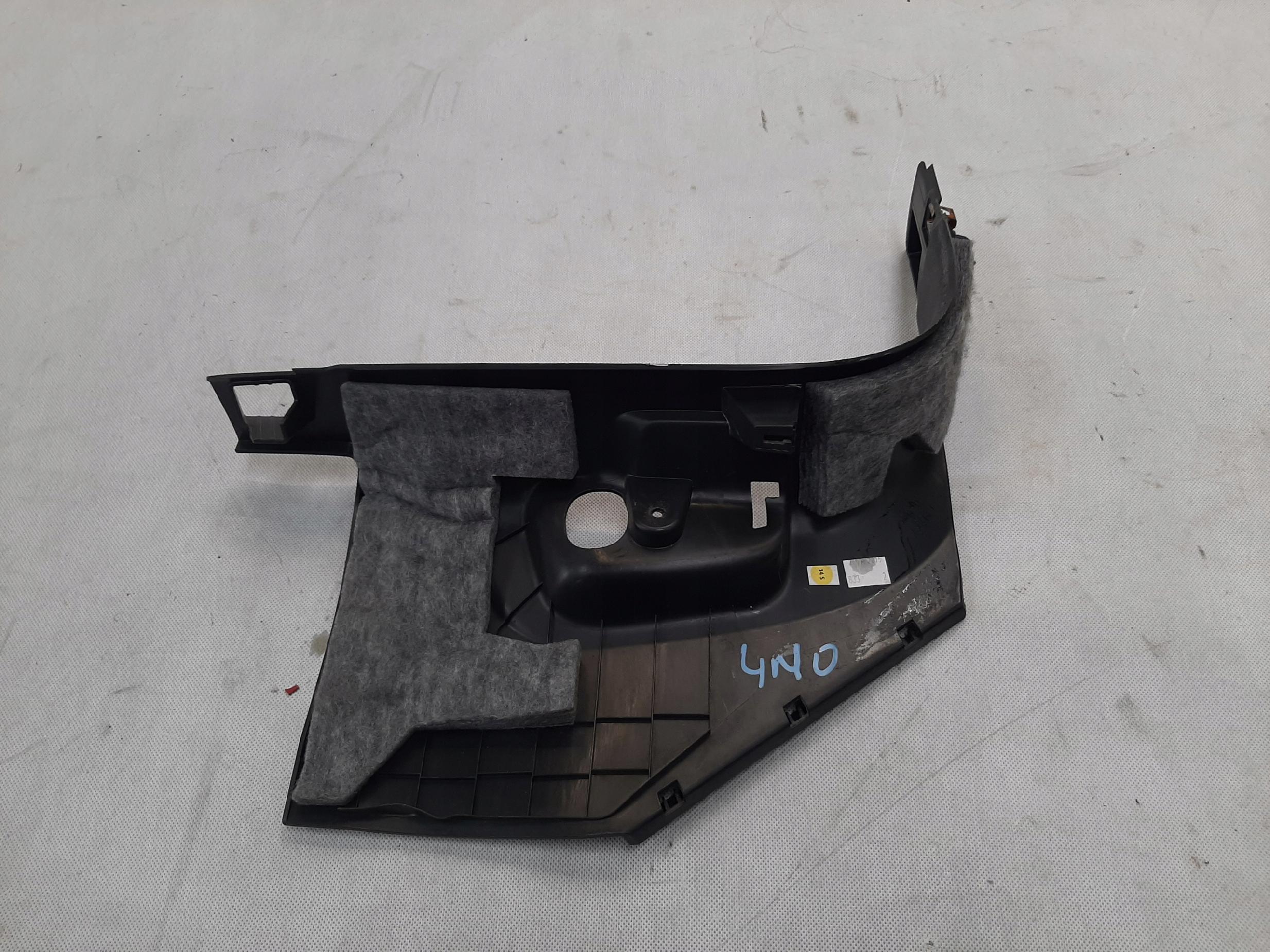 AUDI Q7 4M POSZYCIE SŁUPKA LEWE 4M1867271B