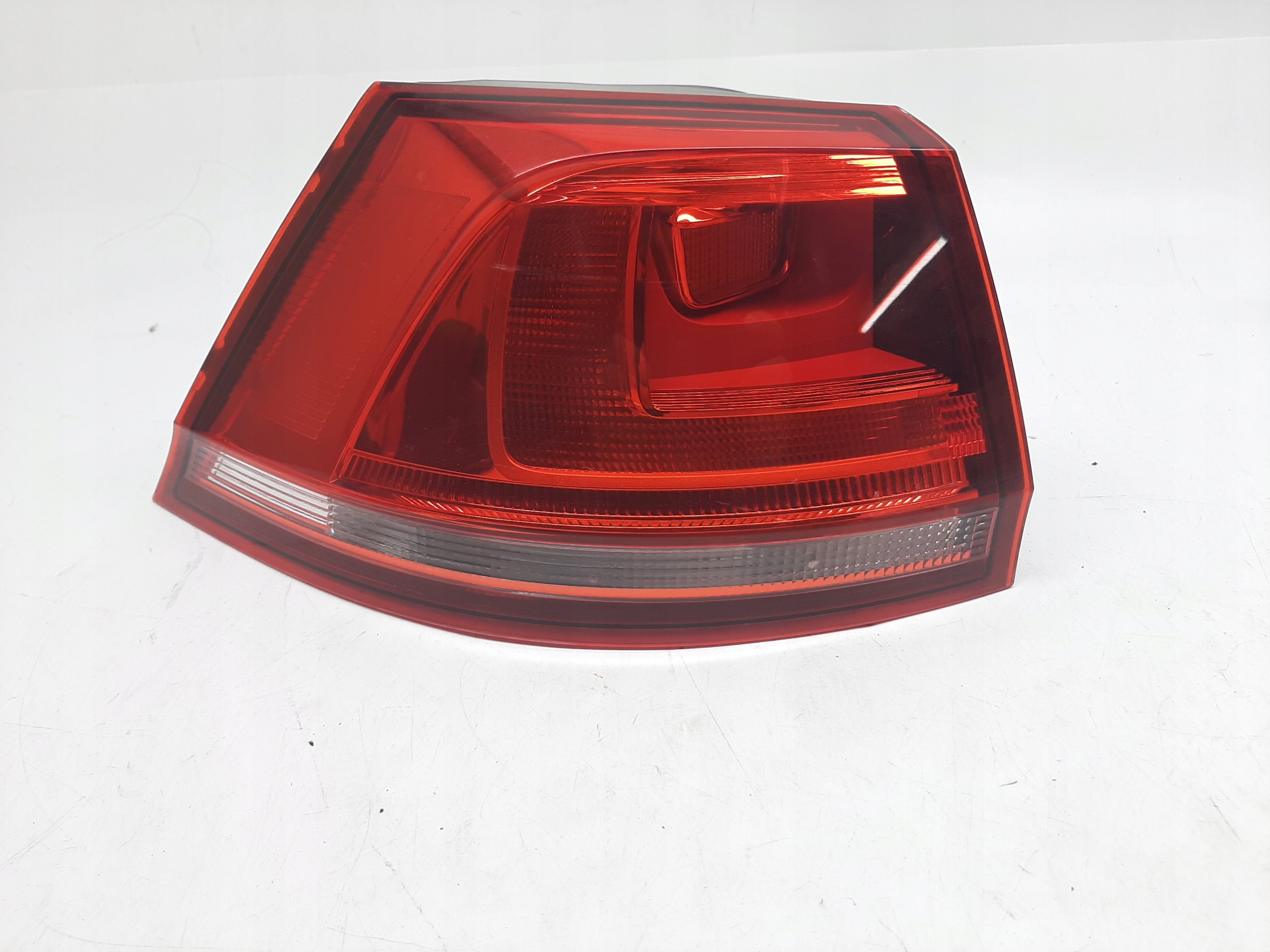 VOLKSWAGEN GOLF VII VARIANT LAMPA TYŁ TYLNA LEWA KAROSERII 5G9945095C