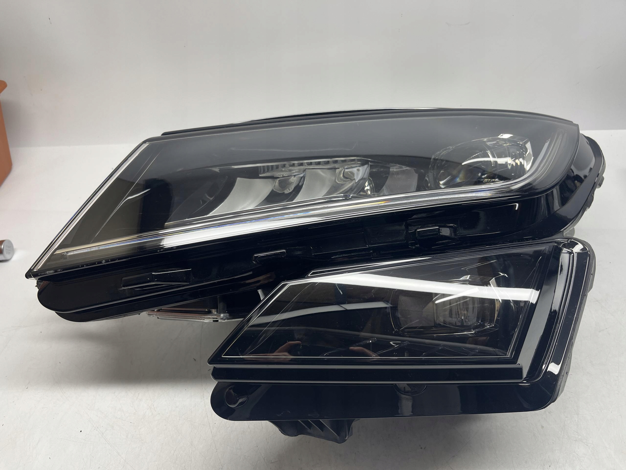 SKODA Kodiaq Reflektor Lampra Przód Lewy Led 566941015E