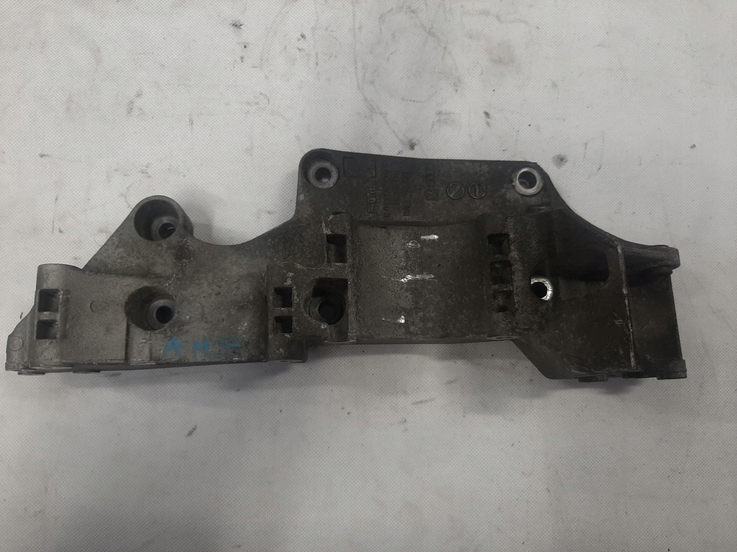 VW GOLF IV OCTAVIA I A3 8L 1.9 TDI ŁAPA MOCOWANIE ALTERNATORA 045903143C