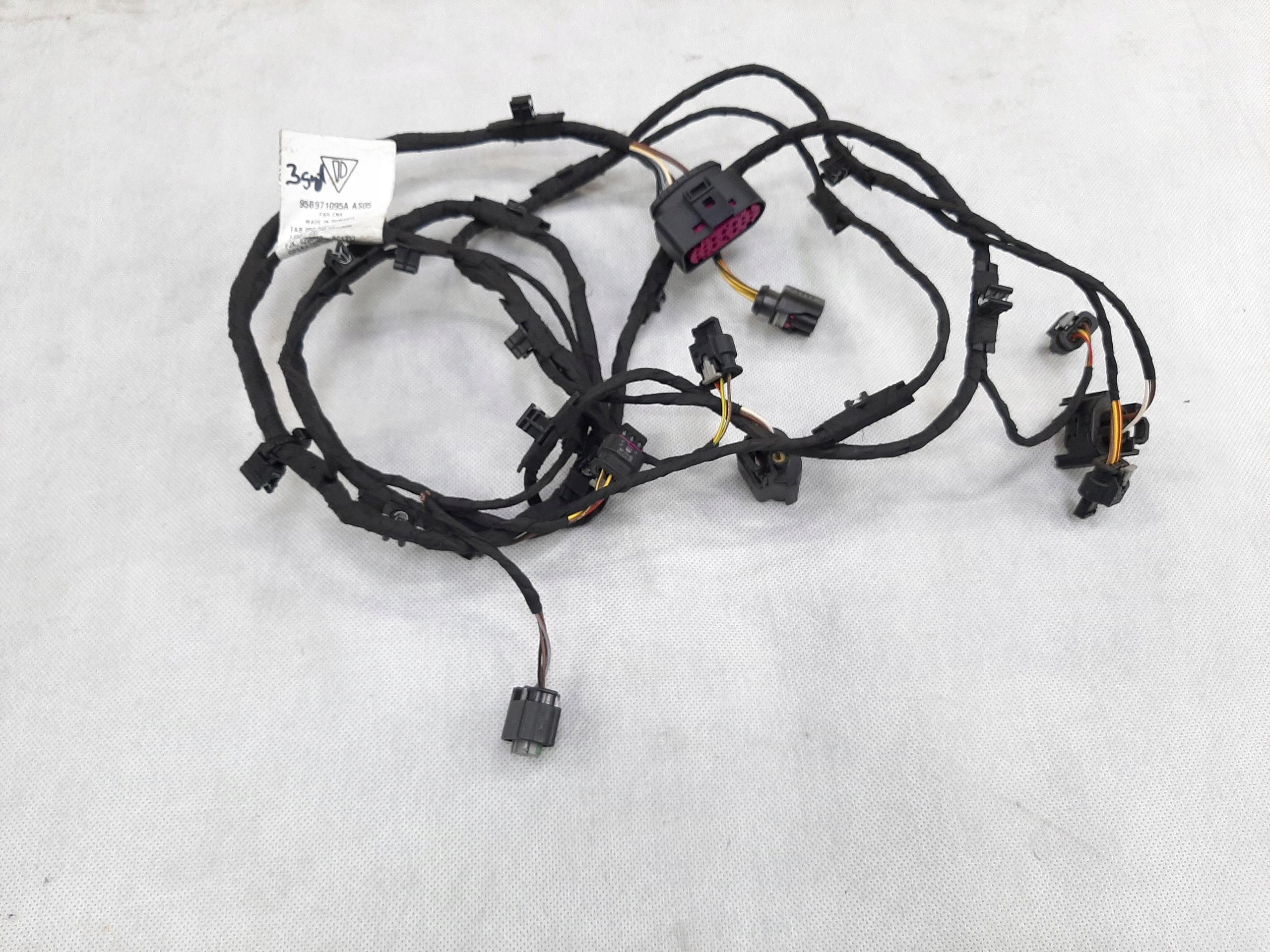 PORSCHE MACAN WIĄZKA INSTALACJA PRZEDNIEGO ZDERZAKA PDC 95B971095A