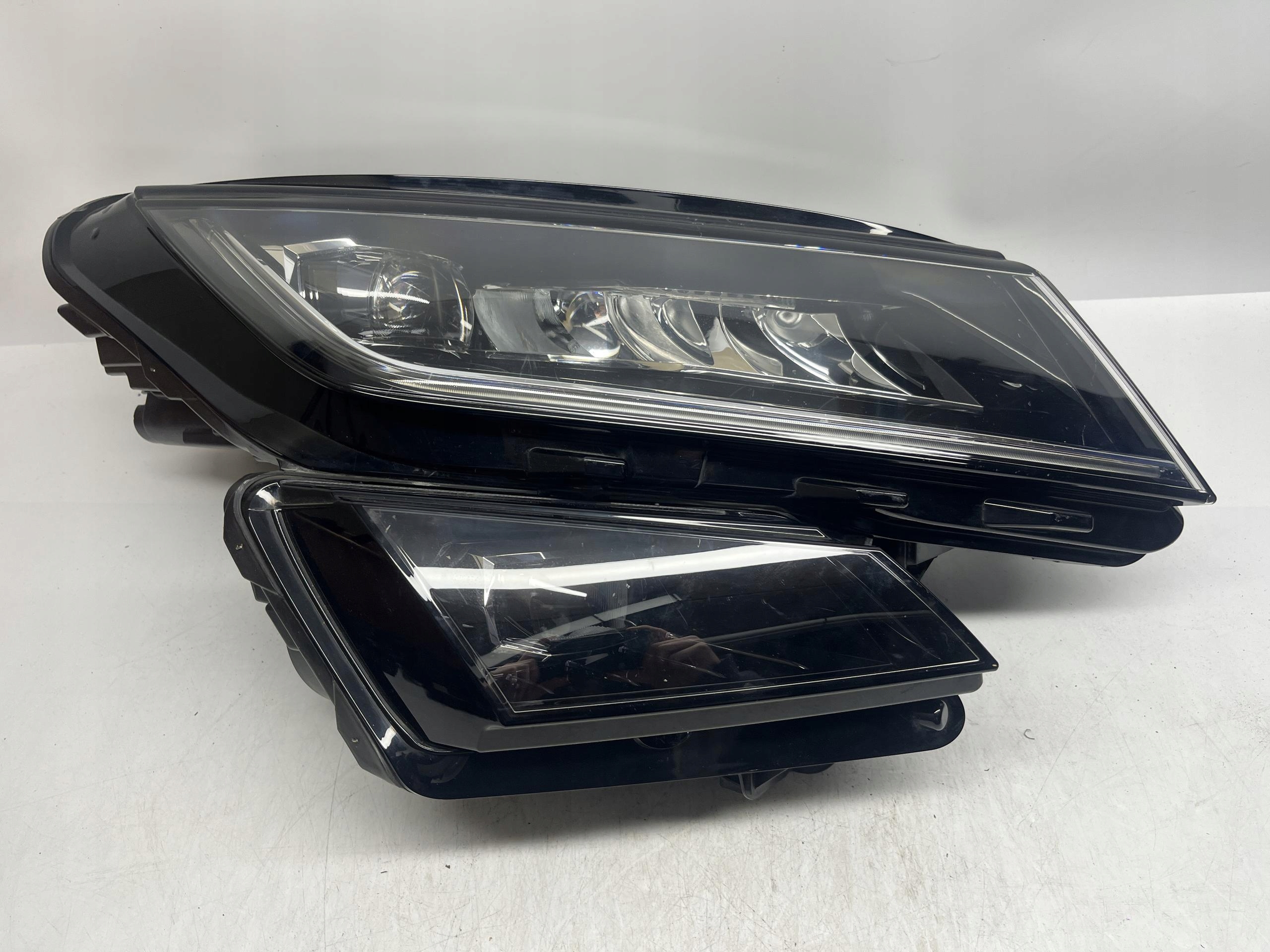 SKODA Kodiaq Reflektor Lampra Przód Prawy Led 566941016C
