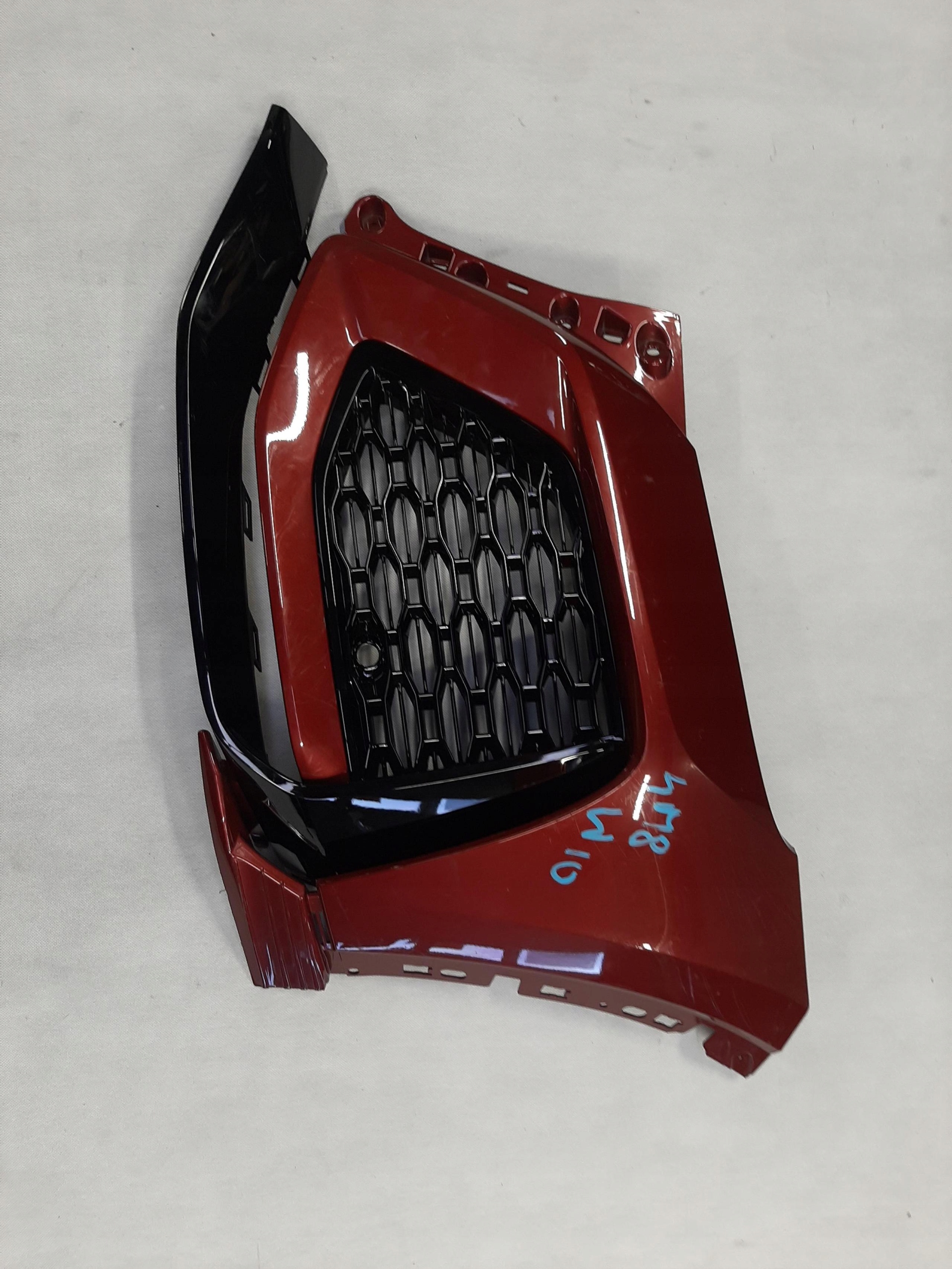 AUDI RSQ8 NAROŻNIK ZDERZAKA LEWY PRZÓD 4M8807437F