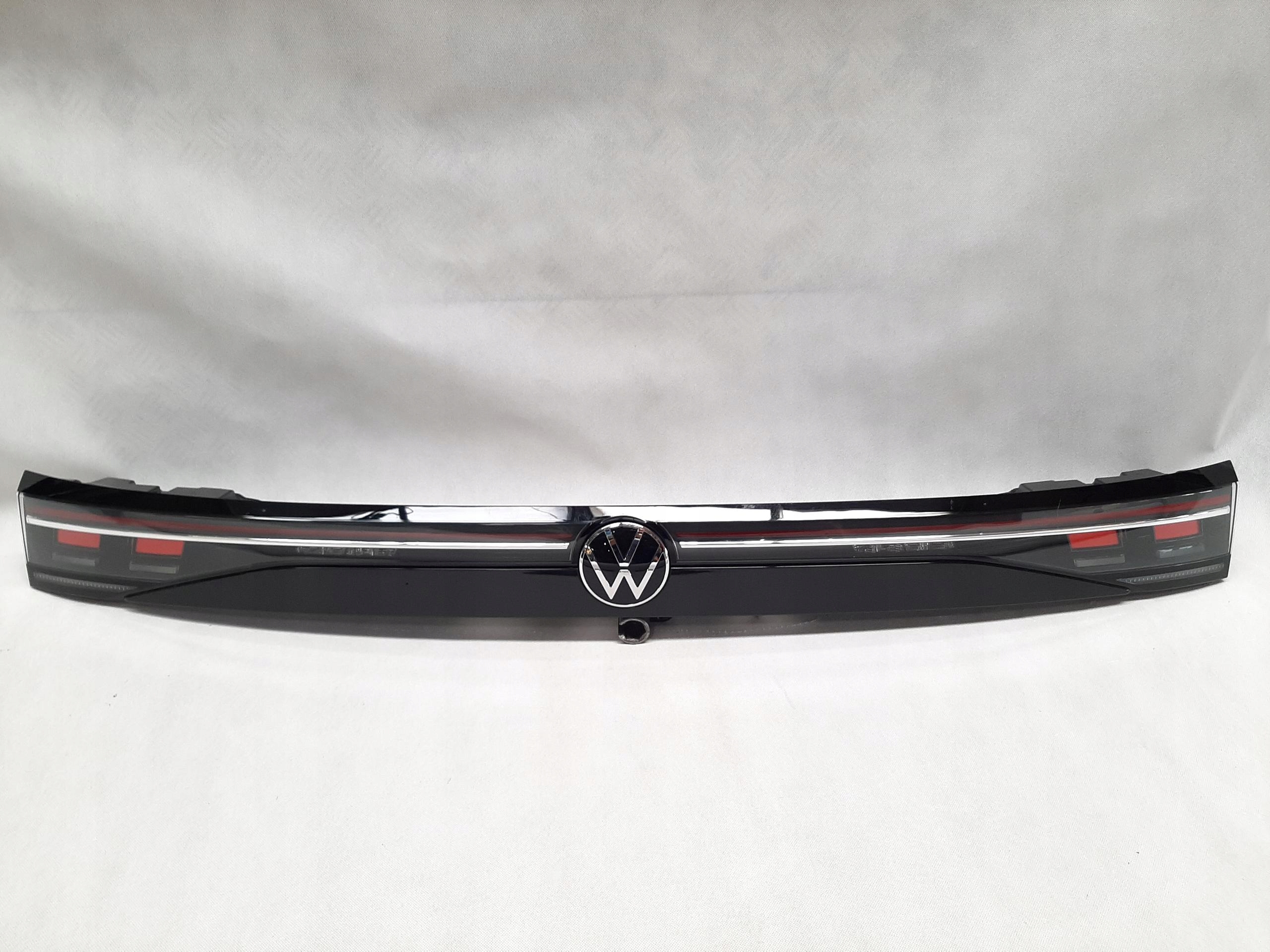 VW PASSAT B9 VARIANT BLENDA LAMPA KLAPY TYŁ LED 3J0945307