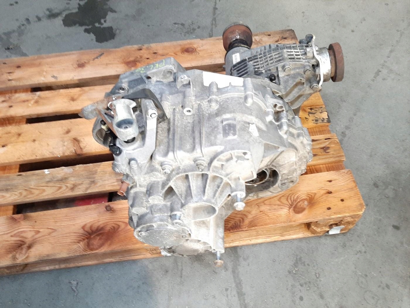 VW TRANSPORTER T5 LIFT 2.0 BiTDI 4MOTION 2009- SKRZYNIA BIEGÓW REDUKTOR PAS