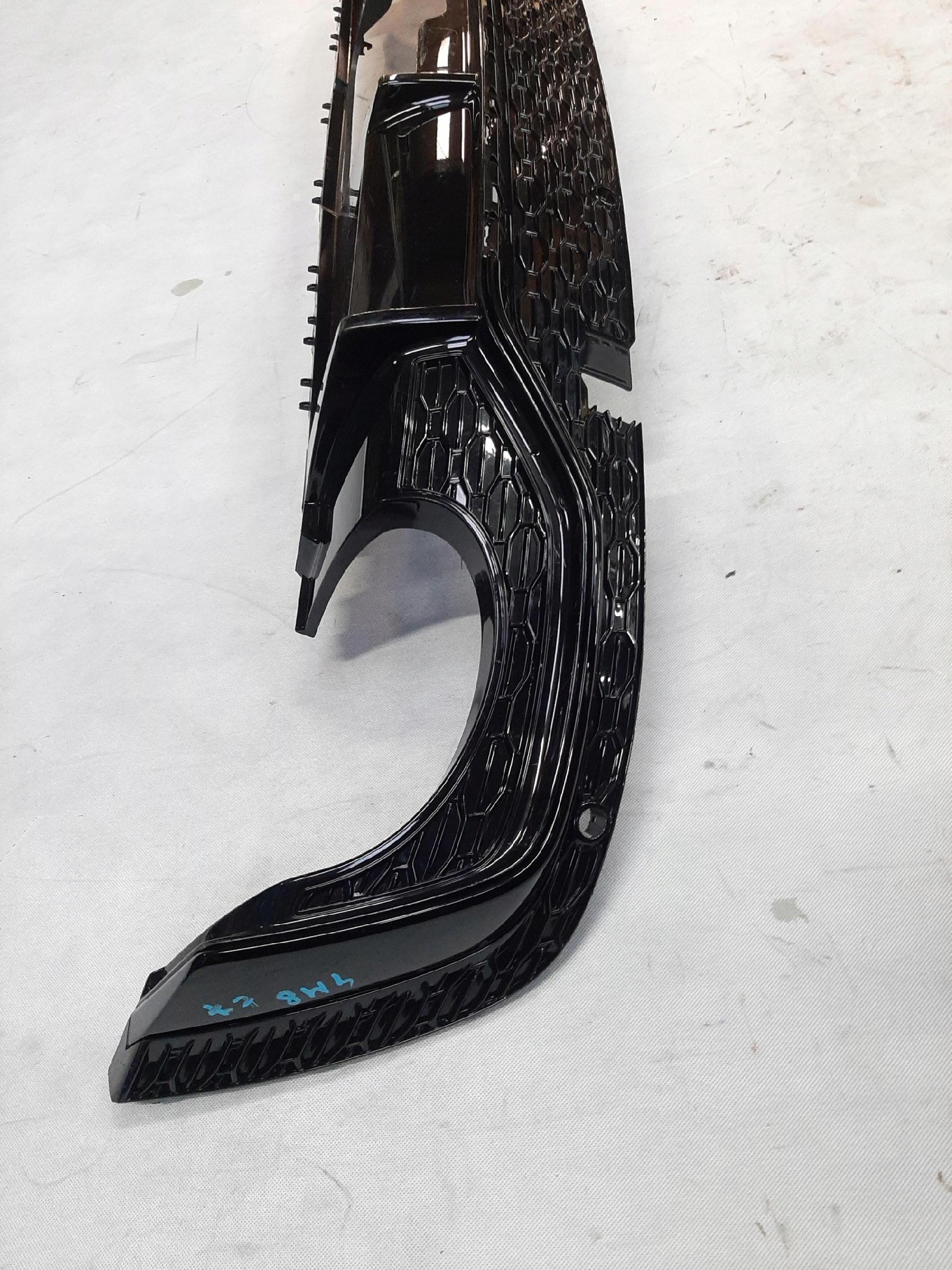 AUDI SQ8 SPOILER DOKŁADKA ZDERZAKA TYLNEGO TYŁ S-LINE 4M8807941E