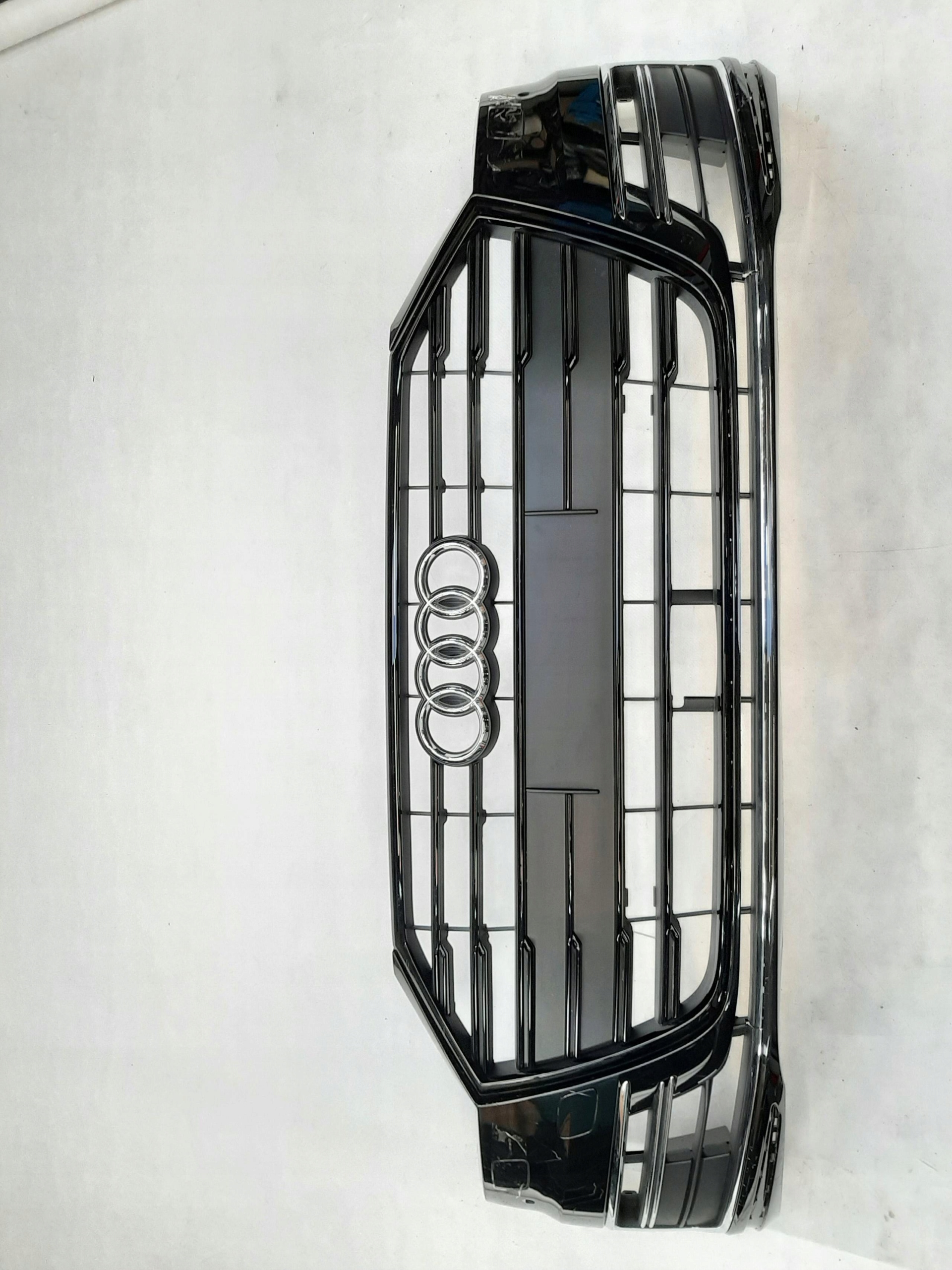 AUDI A8 D5 2017-2022 ZDERZAK PRZEDNI PRZÓD 4N0807437A 4N0807437B