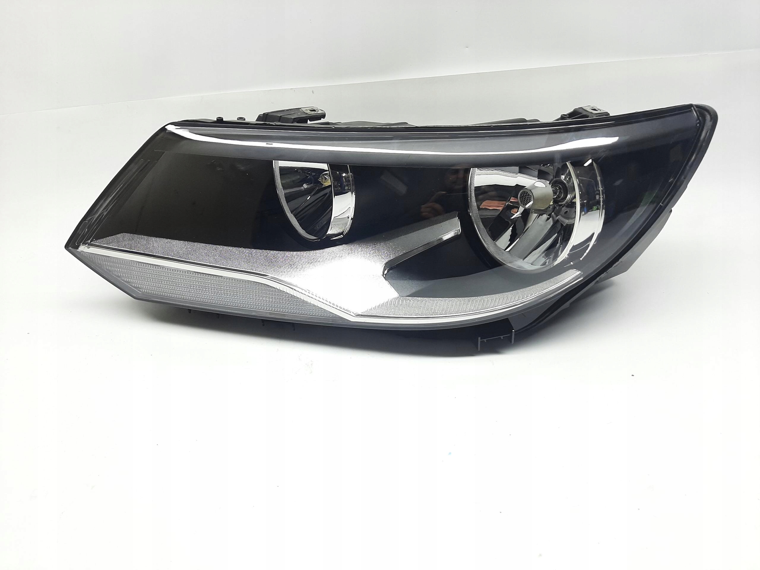 VOLKSWAGEN TIGUAN I LIFT 2011- LAMPA REFLEKTOR LEWY PRZÓD 5N1941005B