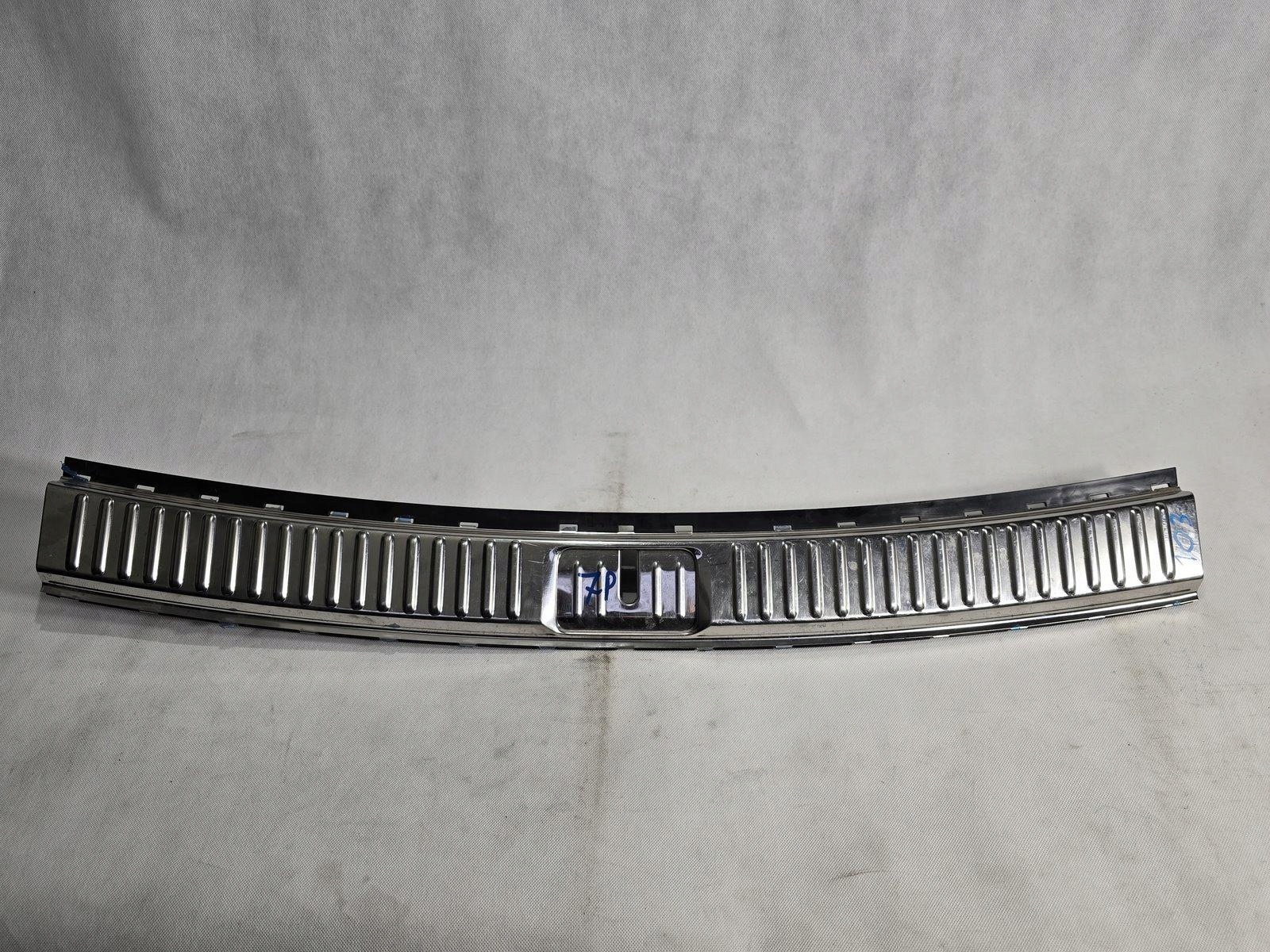 VW TOUAREG II 7P CAYENNE II OSŁONA PASA TYLNEGO TYŁ MASKOWNICA 7P0863459E