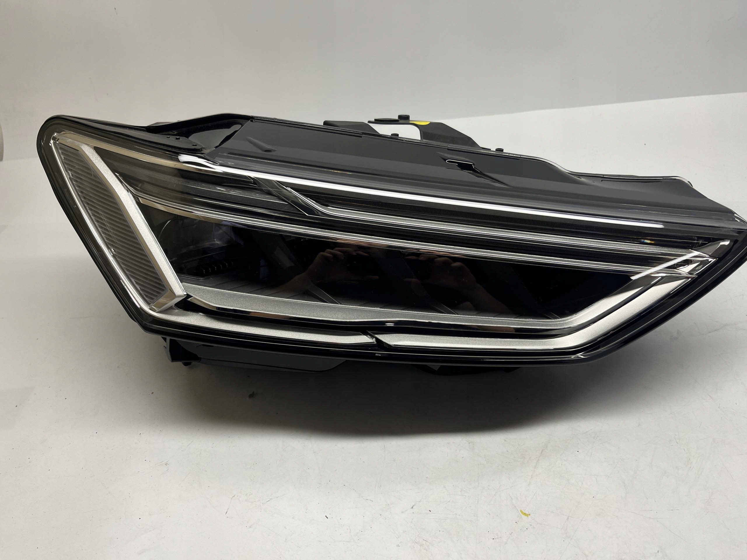 AUDI A7 REFLEKTOR LAMPA PRAWA PRZEDNIA LED 4K8941034C