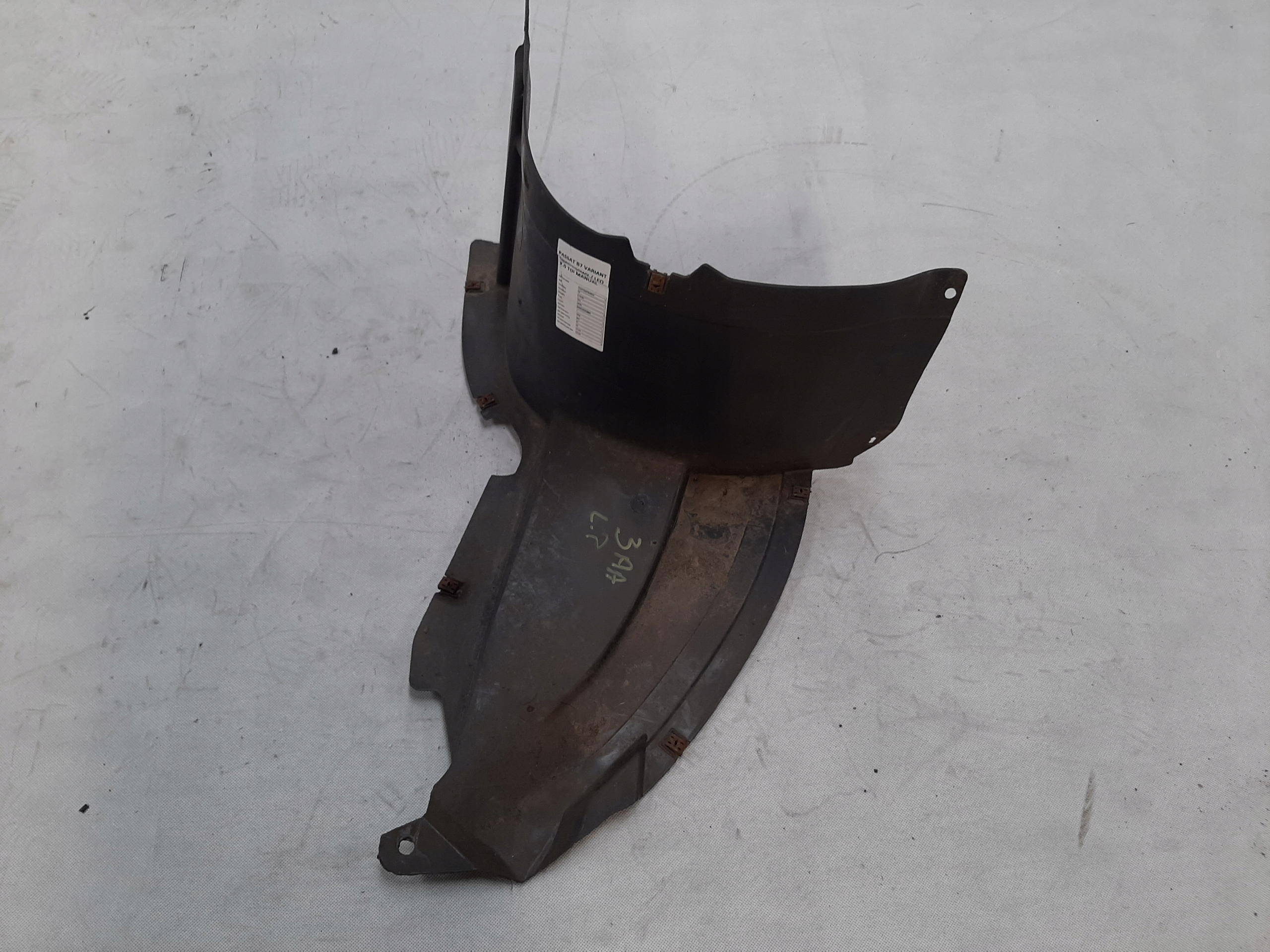 VW PASSAT B7 VARIANT NADKOLE OSŁONA PRZECIWBŁOTNA LEWY PRZÓD 3AA805911A